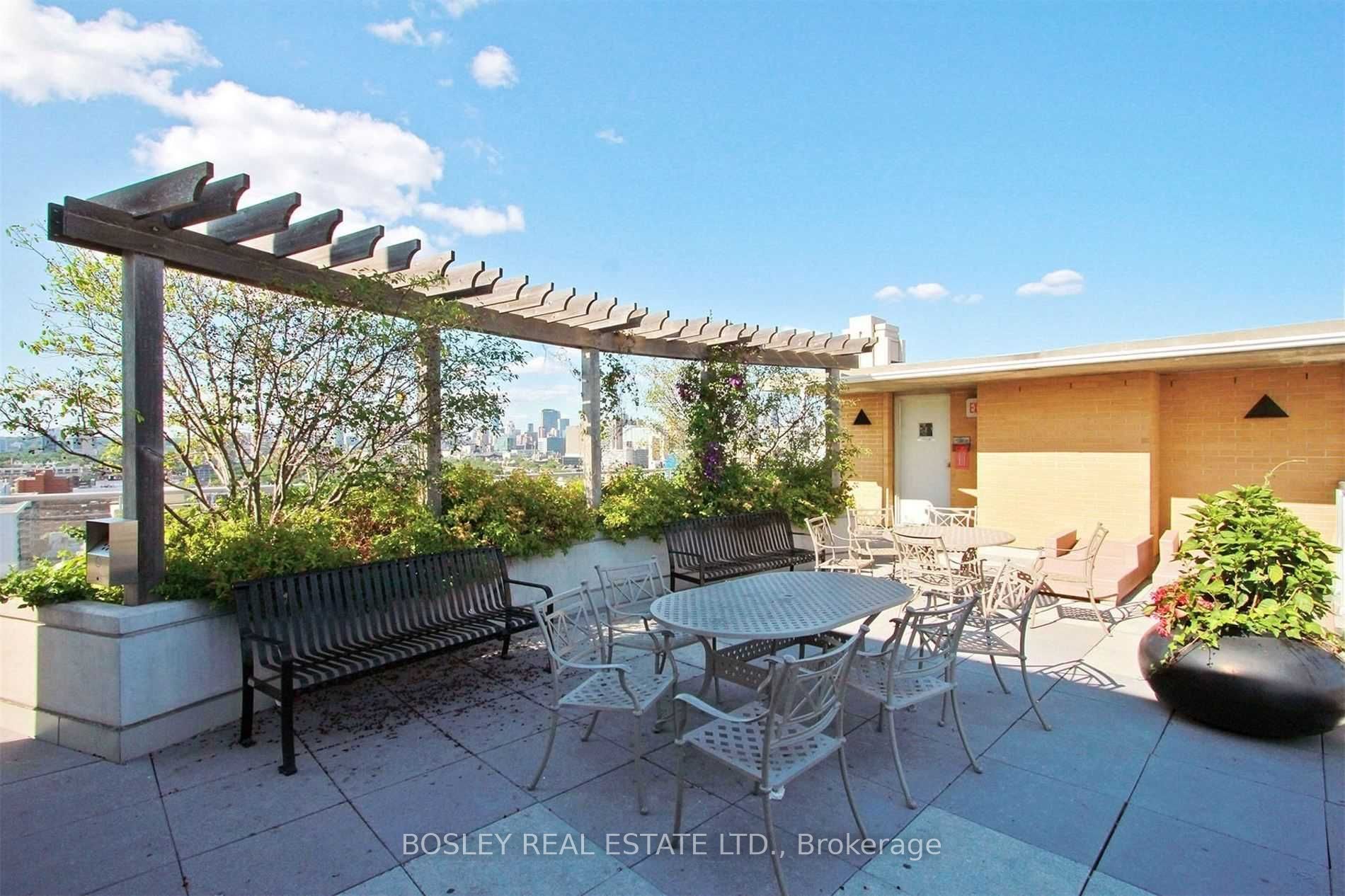 438 Richmond Street W, #410