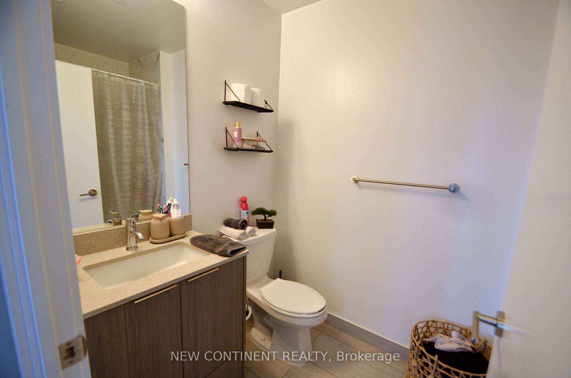 2 Bedrooms Condo at 32 Forest Manor,  Toronto For sale