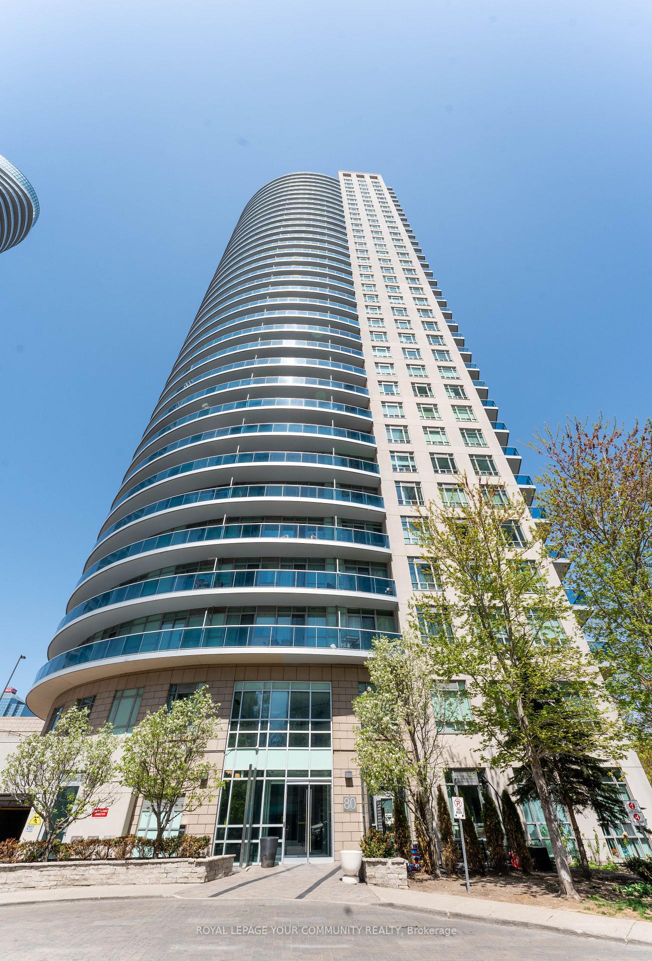 2 Bedrooms Condo at 80 Absolute, Mississauga For sale