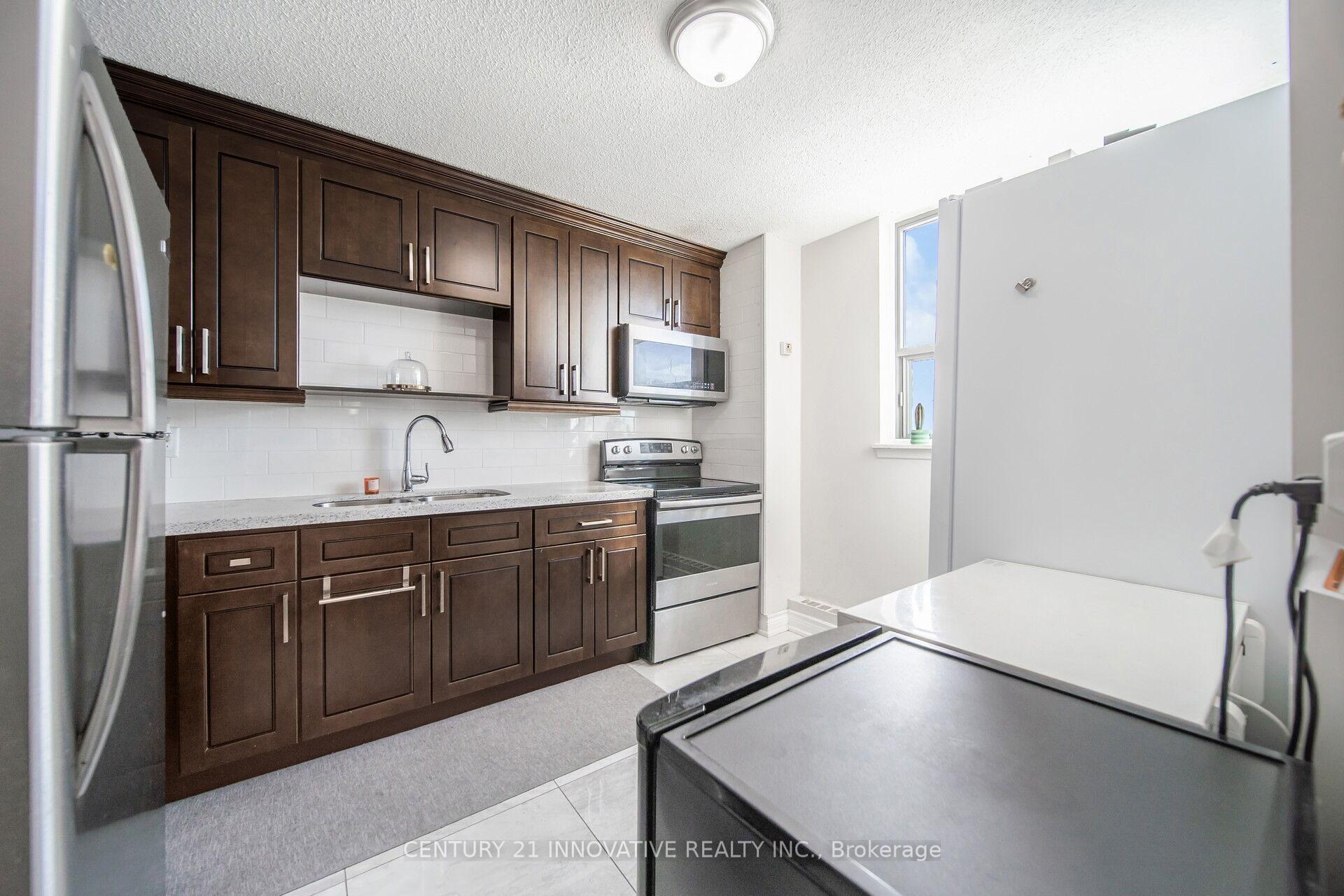 2 Bedrooms Condo at 100 Wingarden, Toronto For sale