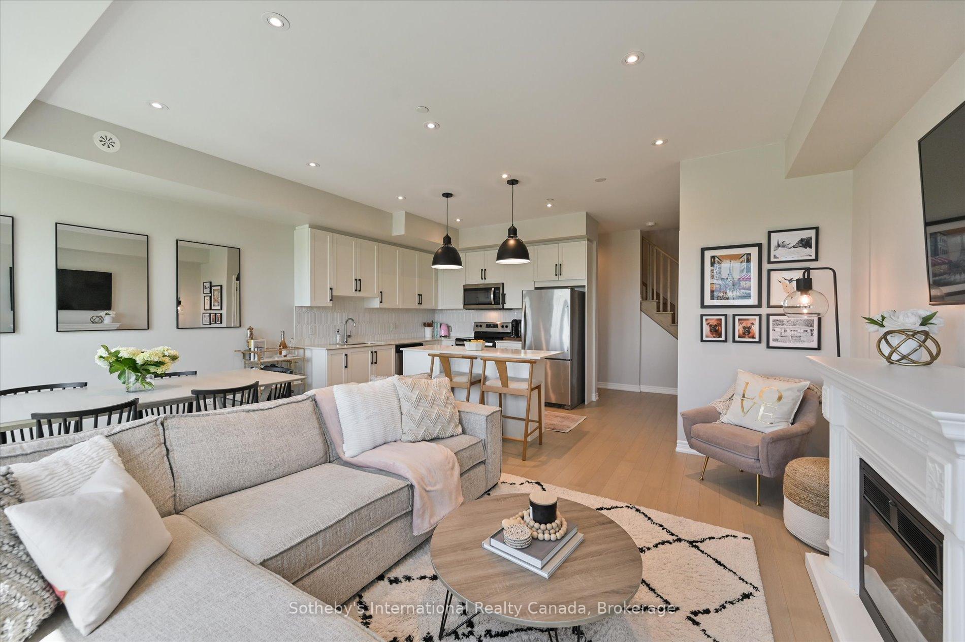 2 Bedrooms Condo at 2199 Lillykin, Oakville For sale