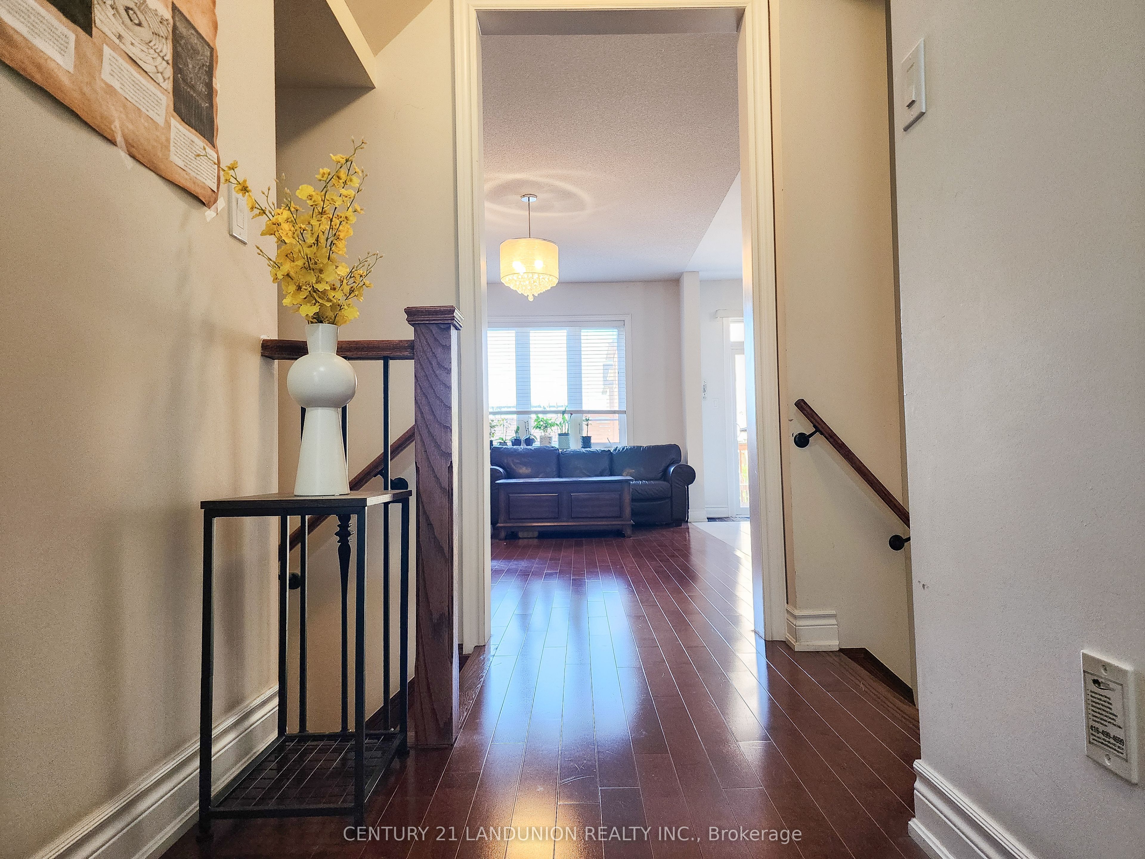 35 Goldthread Terrace