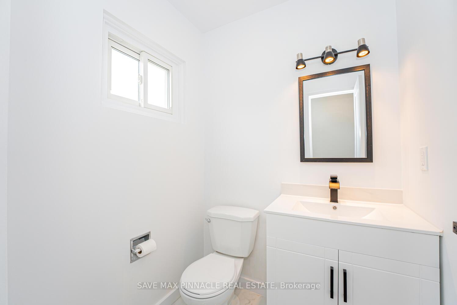 4 Bedrooms Condo at 2120 Rathburn,  Mississauga For sale