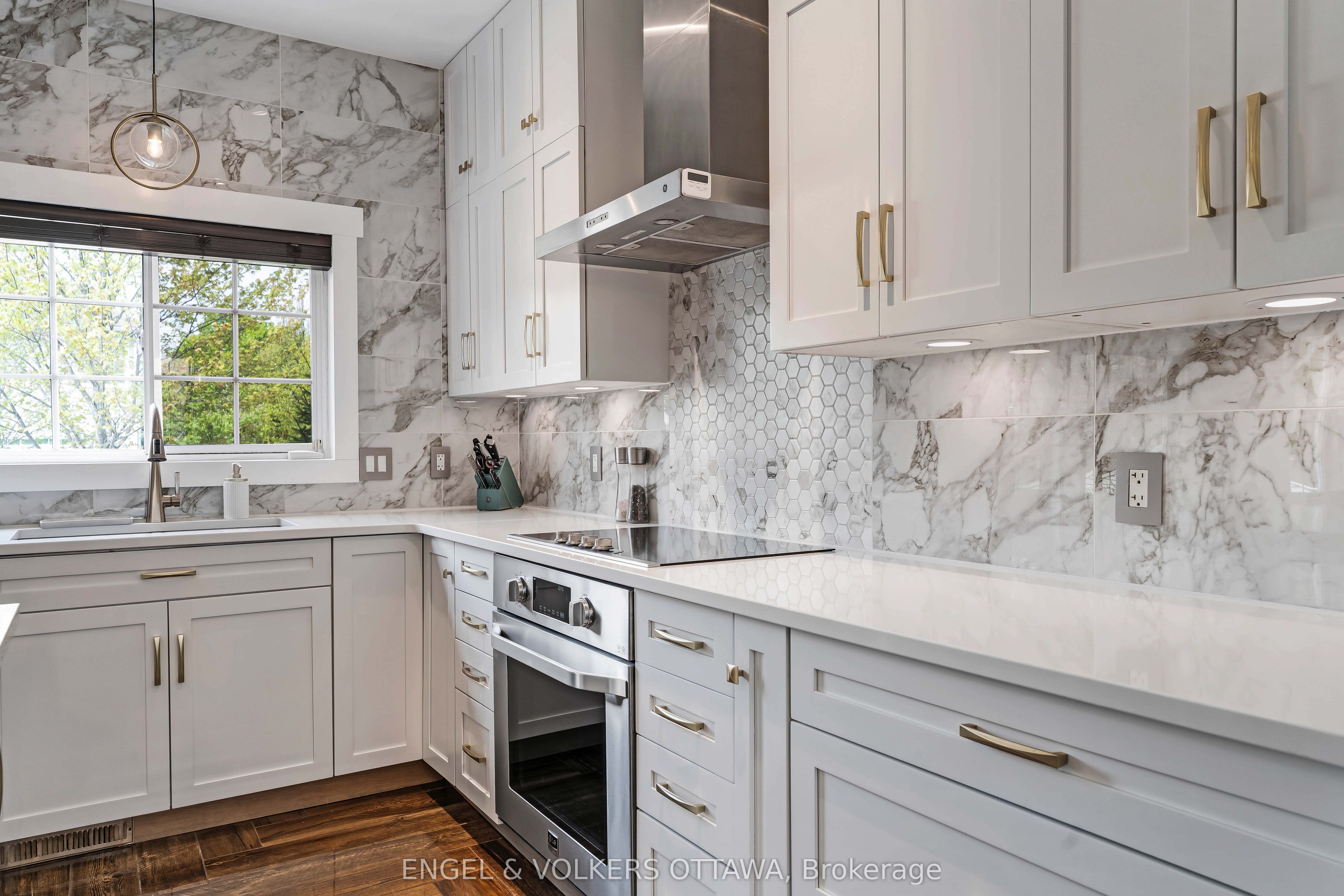 341 SHADEHILL Crescent