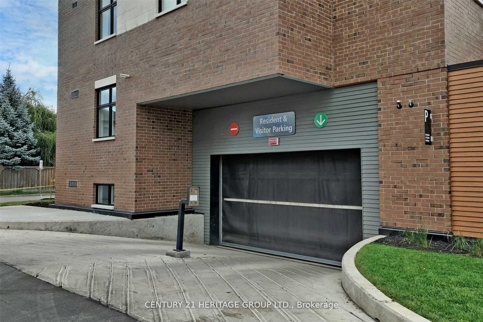 3 Bedrooms Condo at 9590 Islington, Vaughan For sale