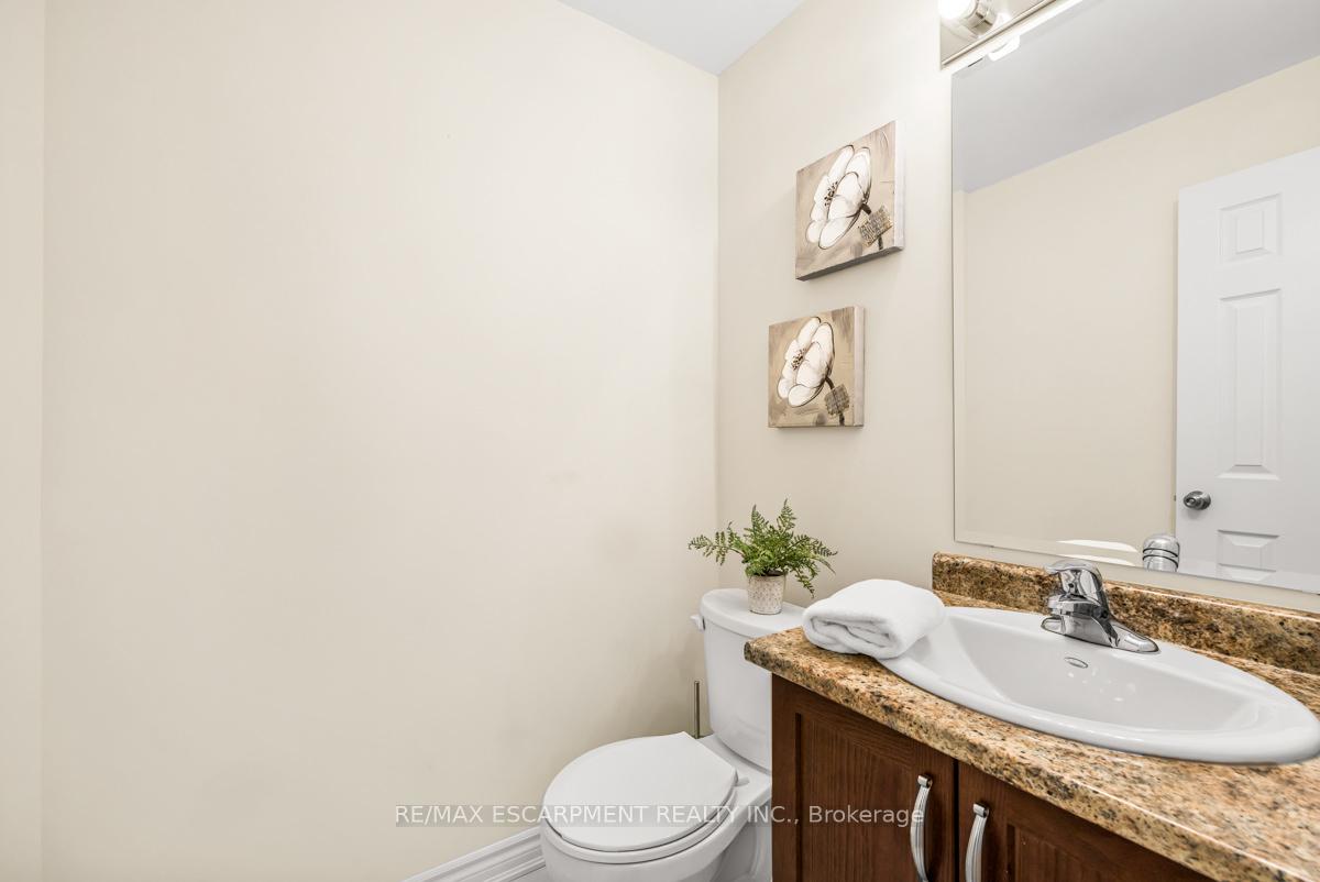 2 Bedrooms Condo at 383 Dundas,  Hamilton For sale