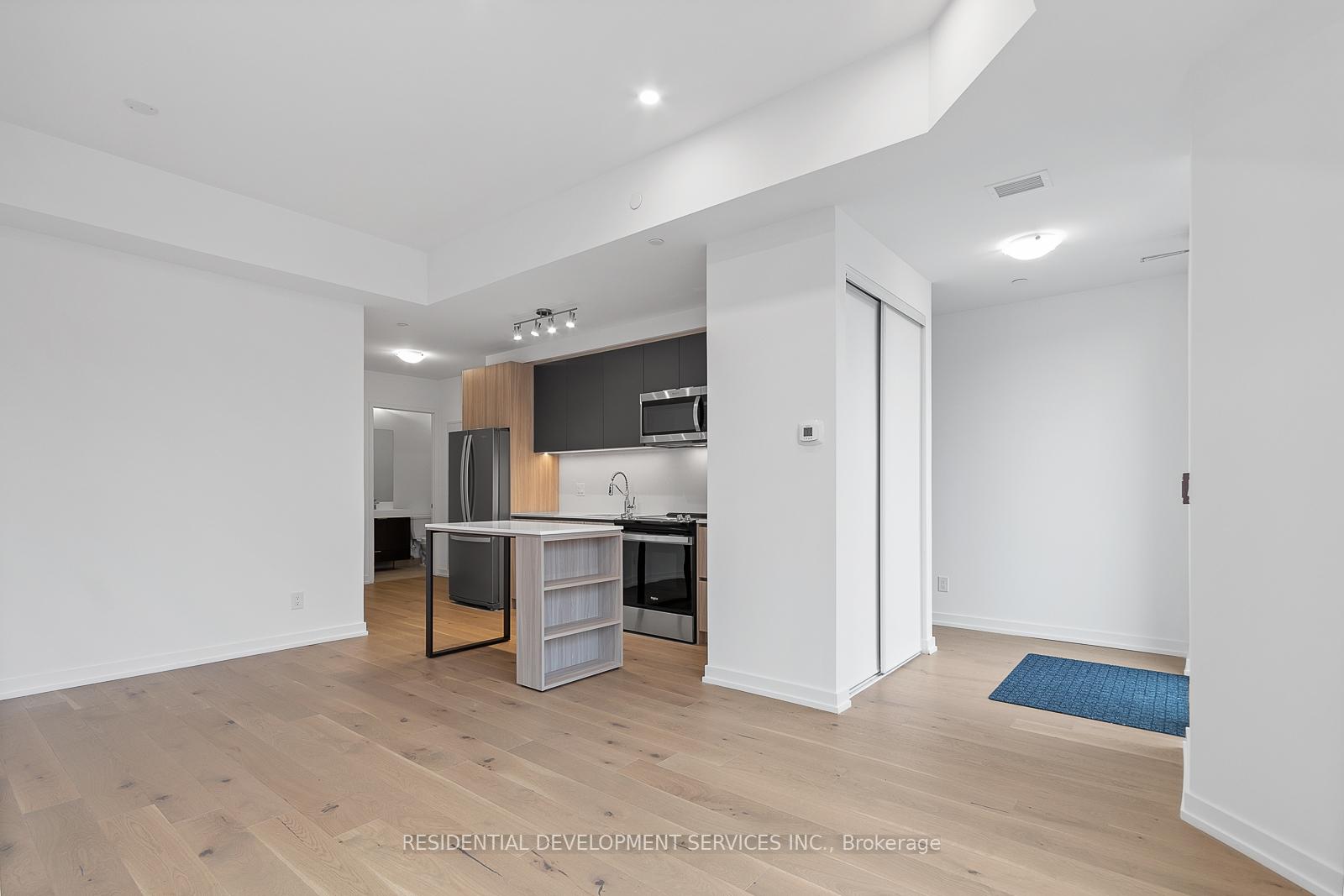 3 Bedrooms Condo at 15 Maryport Ave,  Toronto For sale
