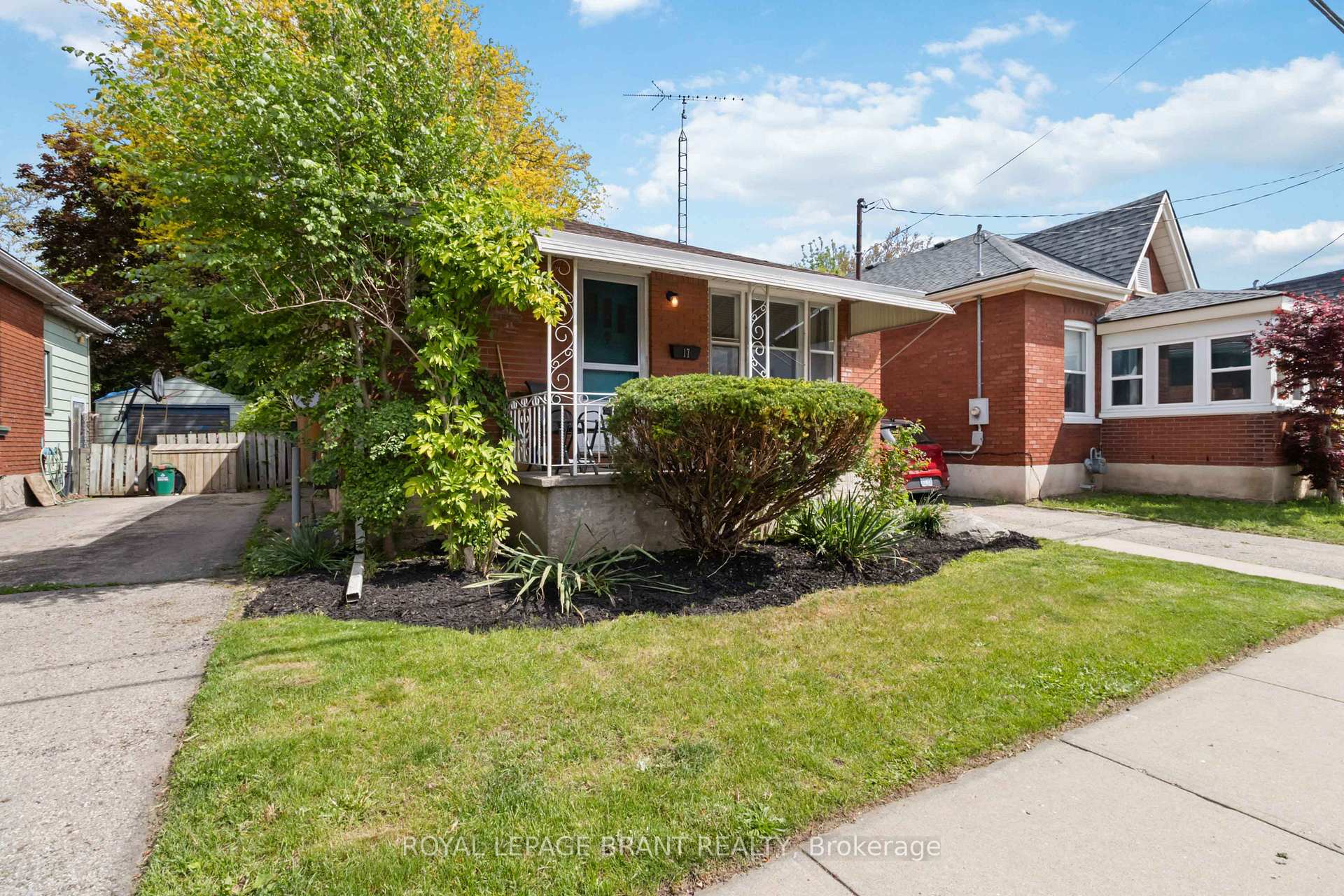 17 Salisbury Avenue, Brantford, ON N3S 1M6