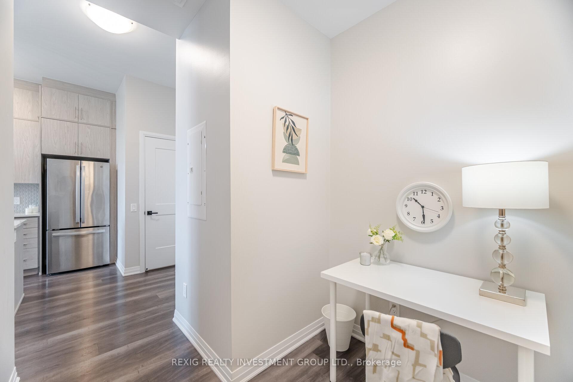 2 Bedrooms Condo at 95 DUNDAS, Oakville For sale