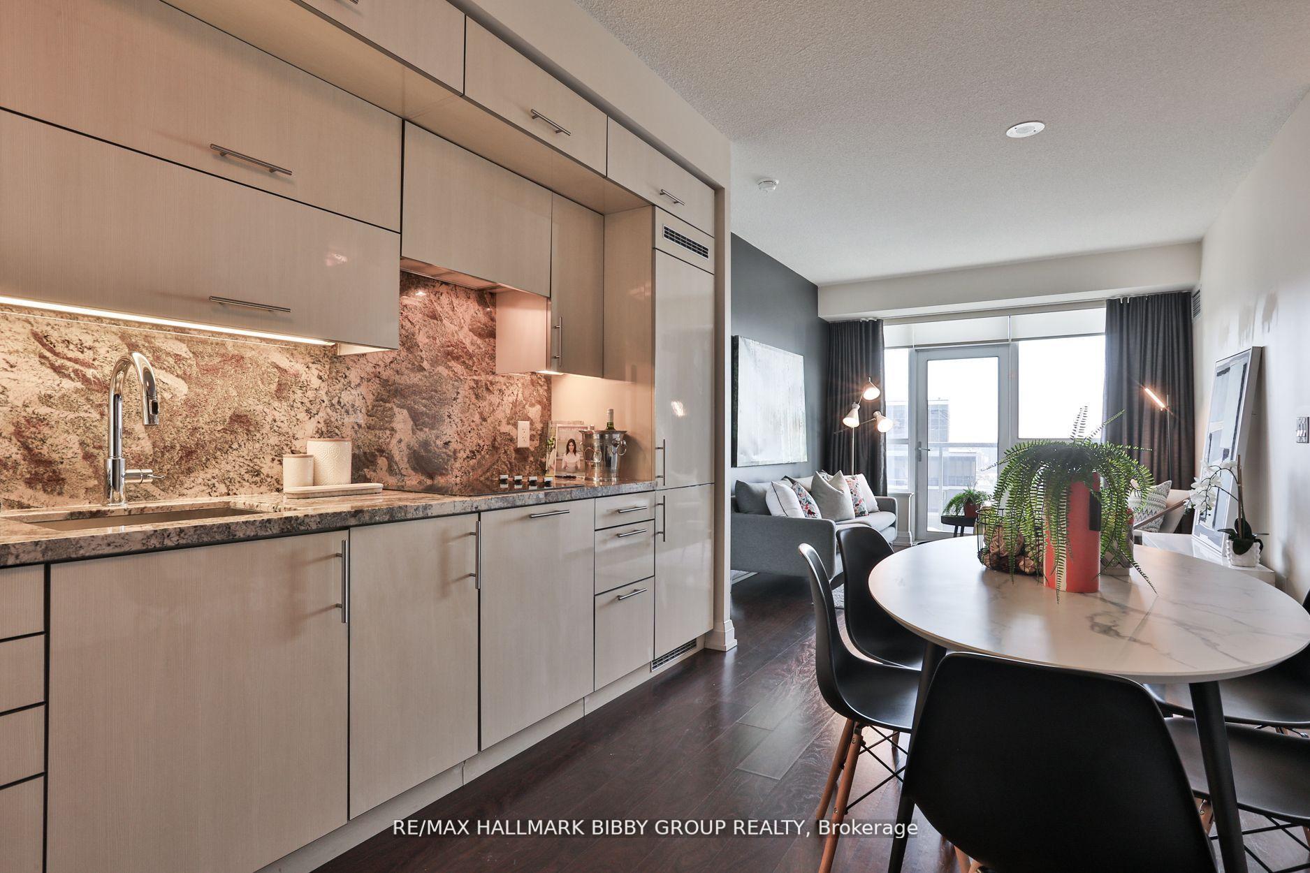 2 Bedrooms Condo at 2 Anndale, Toronto For sale