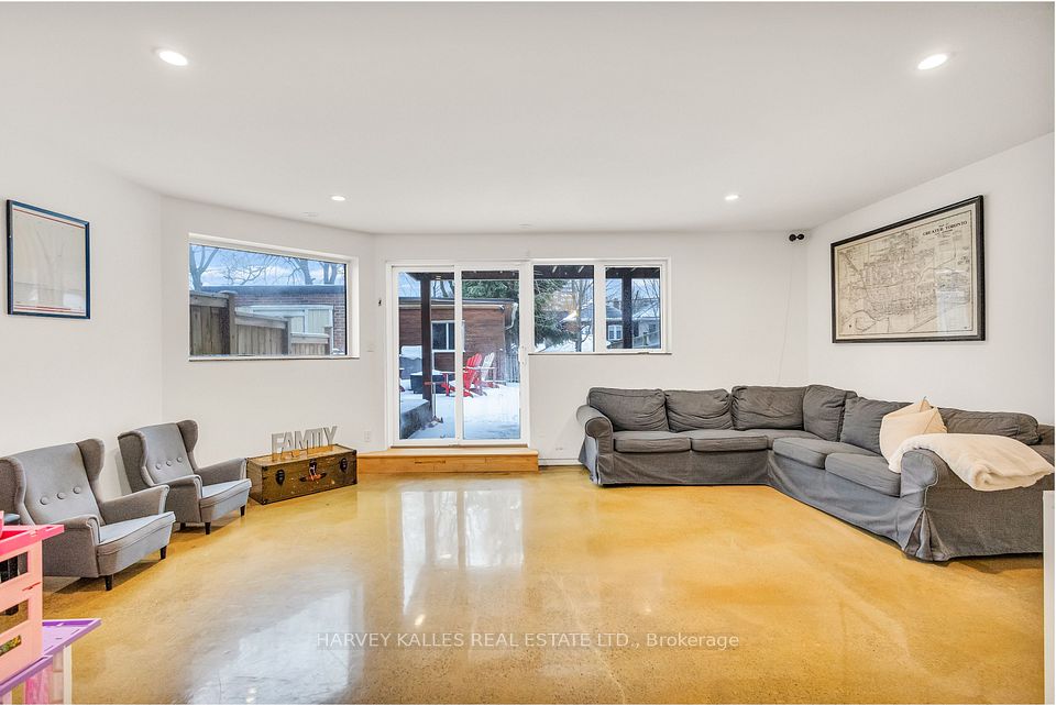 163 Belsize Drive