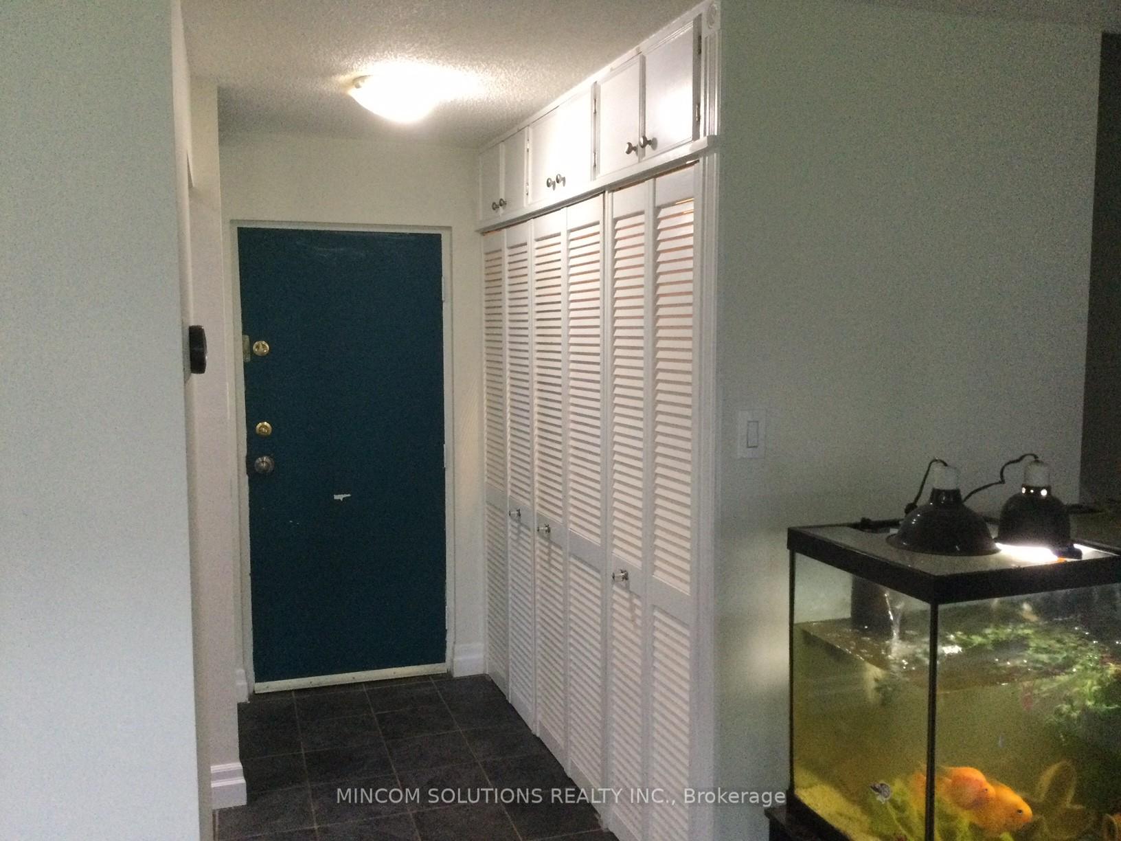 2 Bedrooms Condo at 2001 Bonnymede,  Mississauga For sale