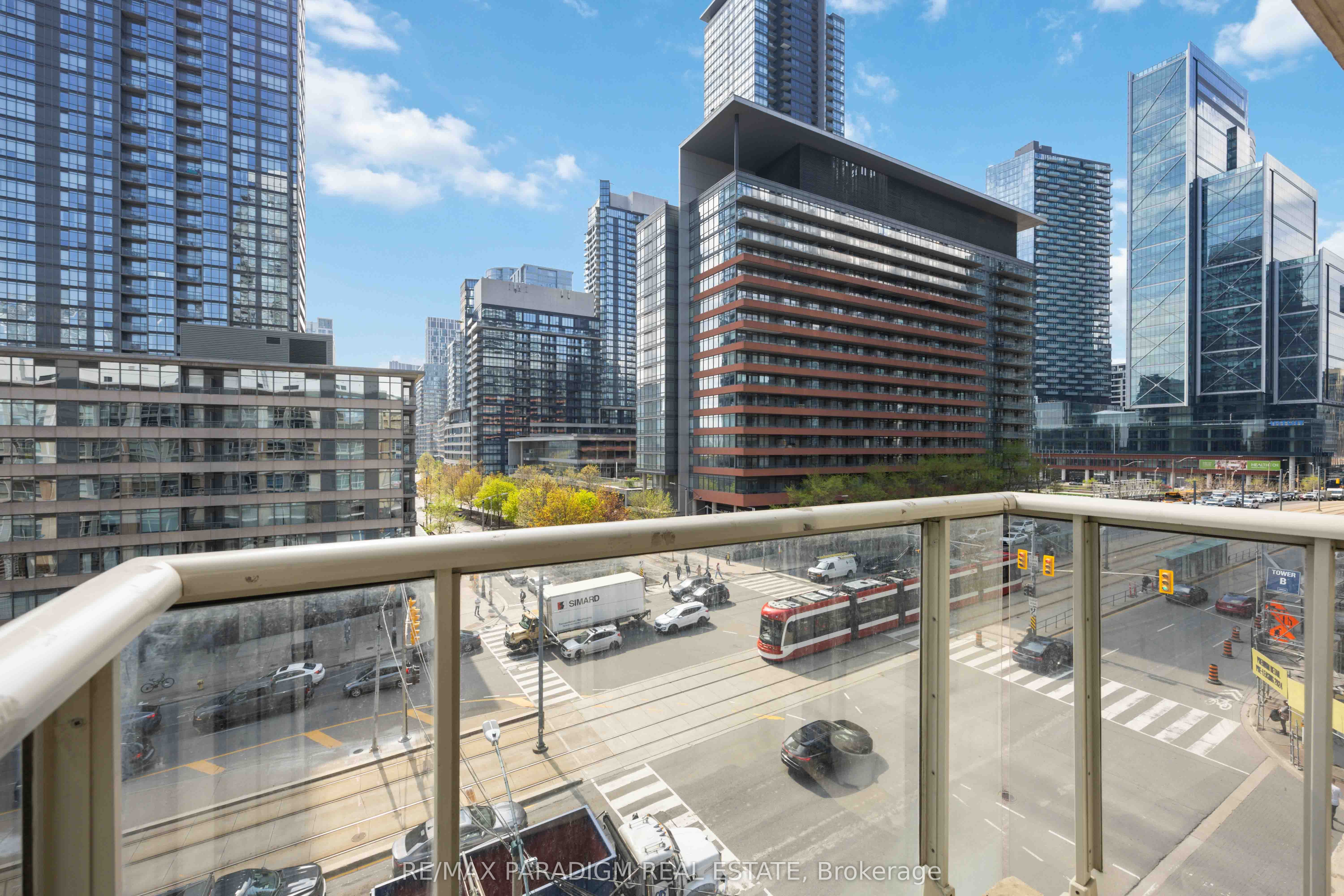 9 Spadina Avenue, #611