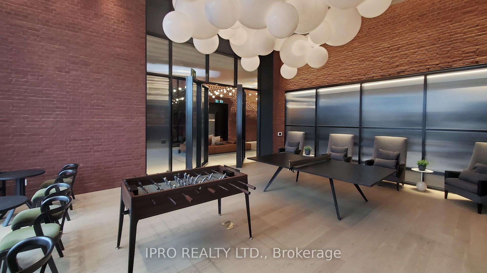 2 Bedrooms Condo at 3200 William Coltson, Oakville For sale