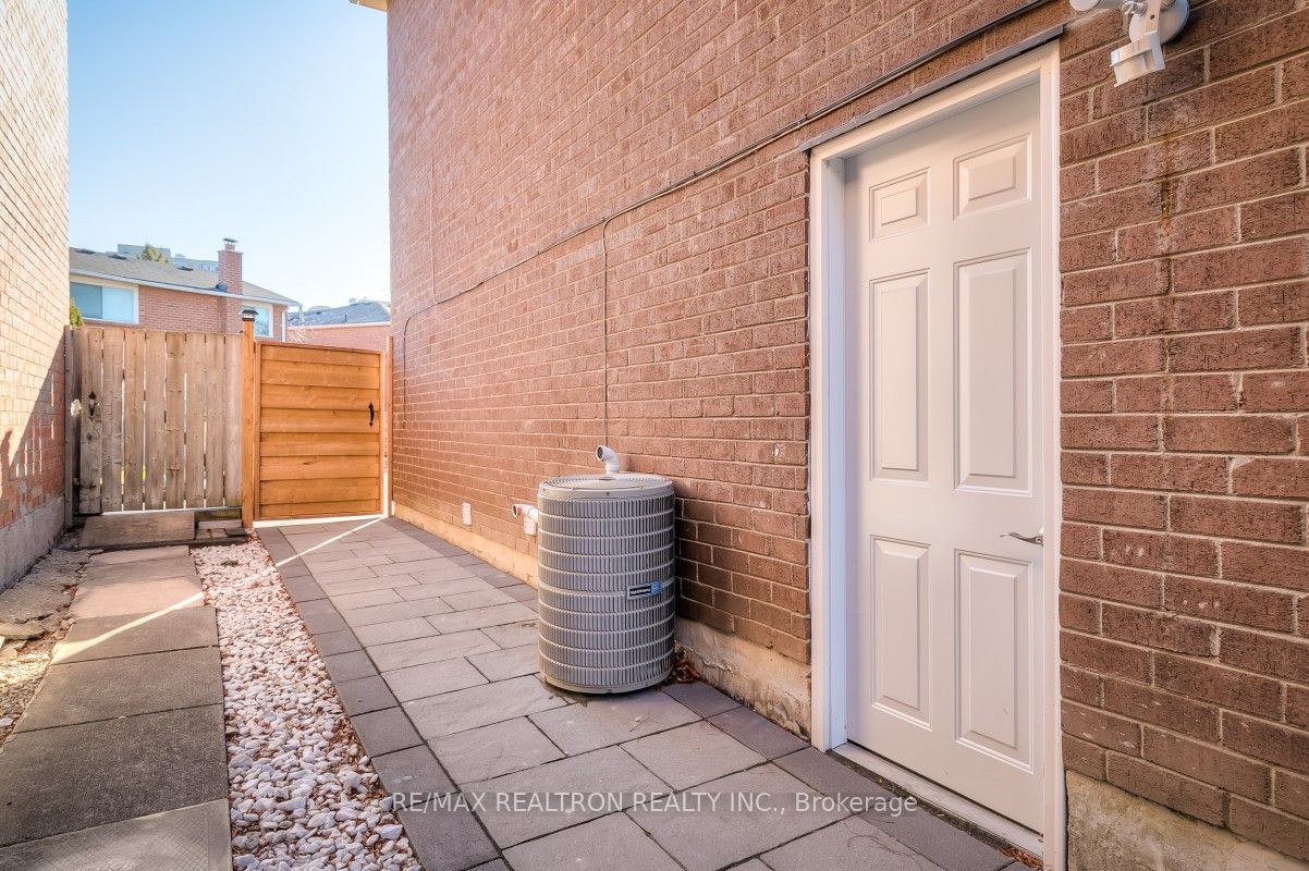 47 Frank Rivers Drive, #Bsmt