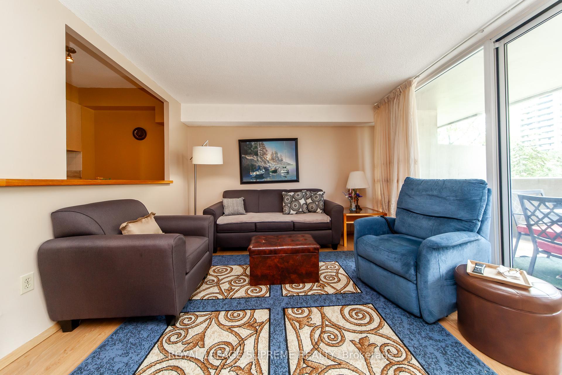 2 Bedrooms Condo at 270 Scarlett, Toronto For sale