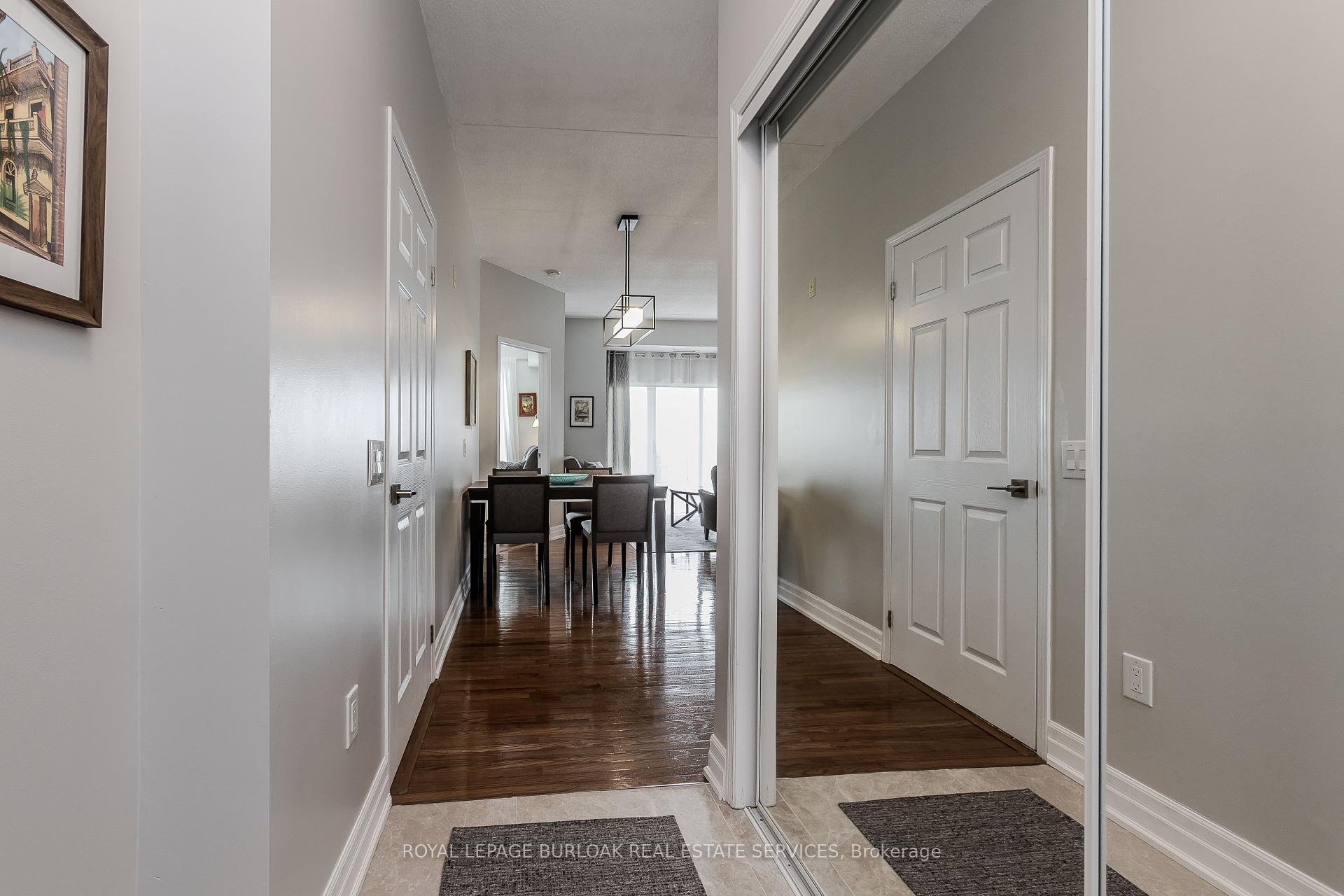 2 Bedrooms Condo at 2085 Amherst Heights, Burlington For sale