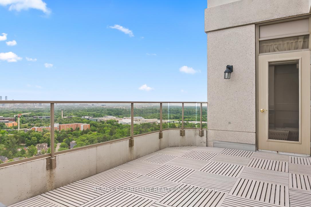 1 Bedroom Condo at 1900 The Collegeway, Mississauga For sale