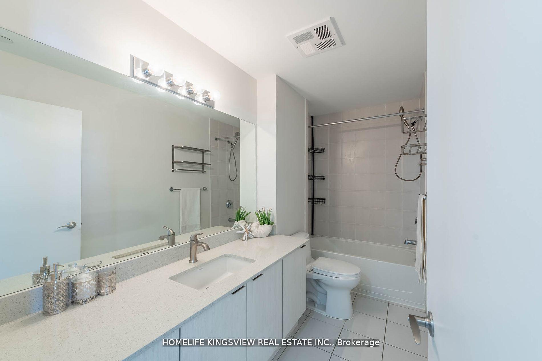 3 Bedrooms Condo at 2910 Highway 7,  Vaughan For sale
