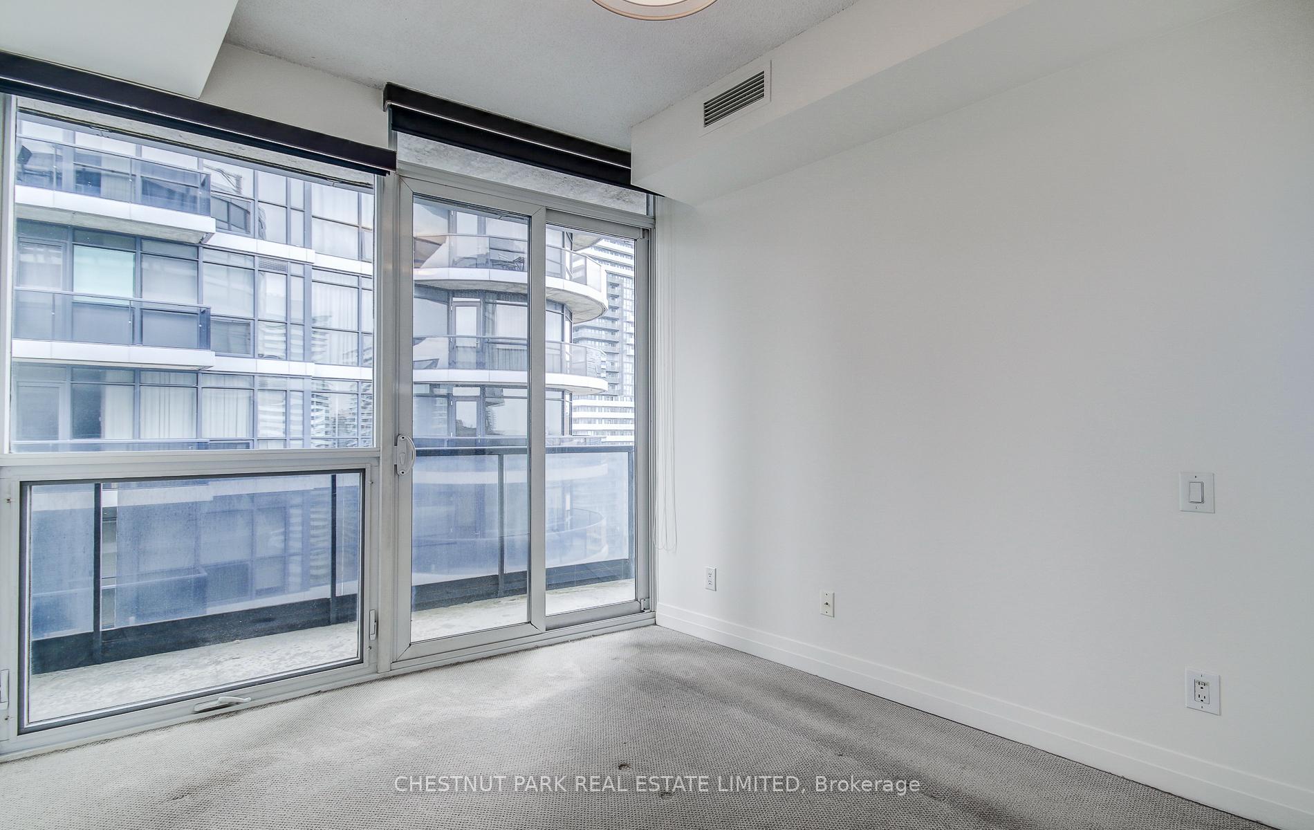2 Bedrooms Condo at 25 Carlton, Toronto For sale
