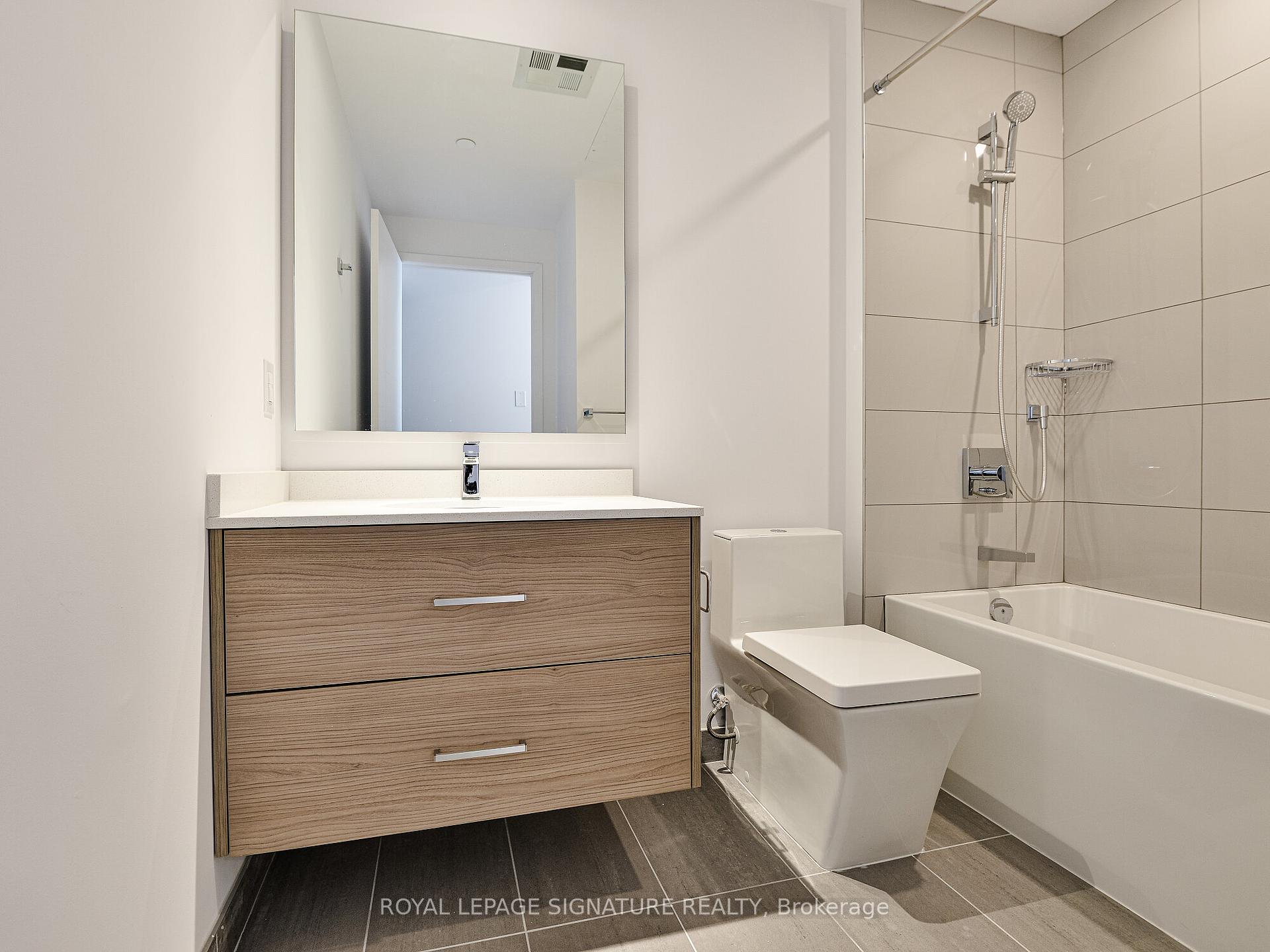2 Bedrooms Condo at 488 University,  Toronto For sale