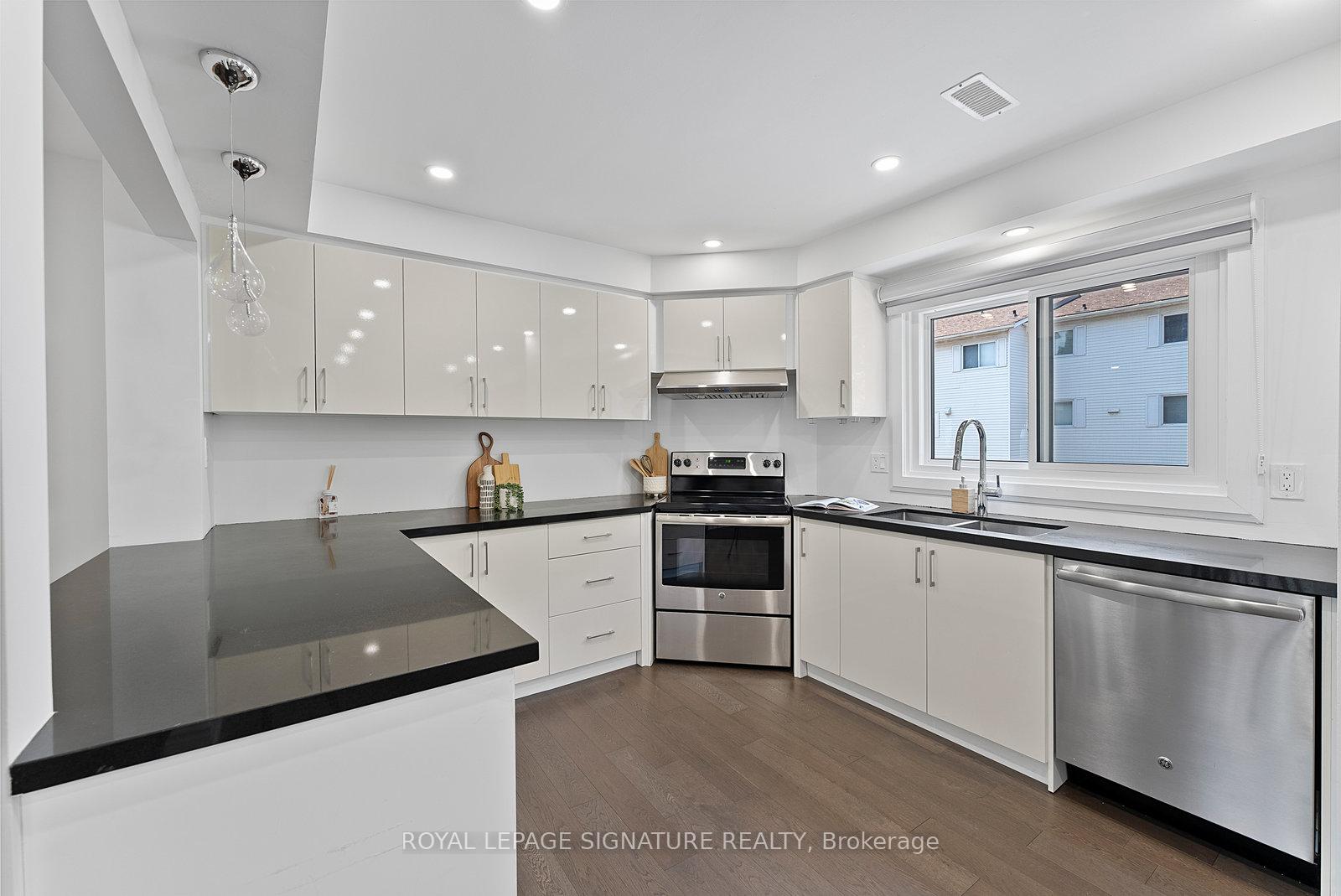 1 Bedroom Condo at 70 Jenny Wrenway, Toronto For sale