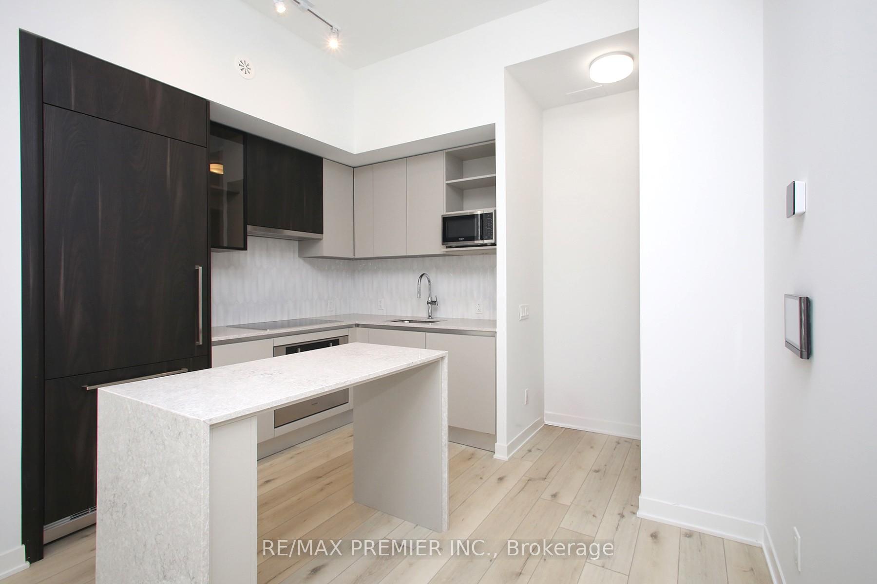 2 Bedrooms Condo at 3020 Trailside, Oakville For sale