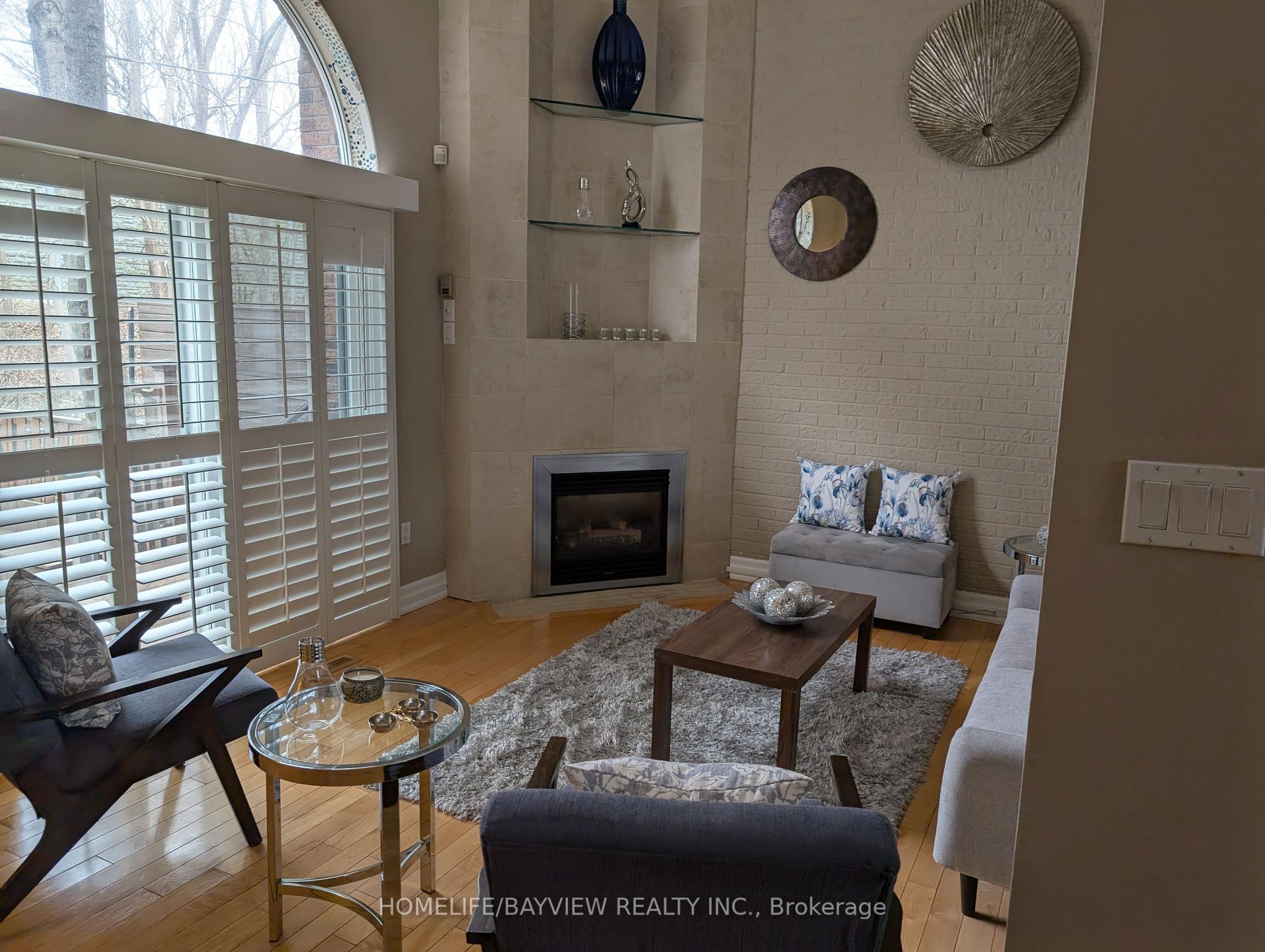 3 Bedrooms Condo at 18 Oaken Gate,  Toronto For sale