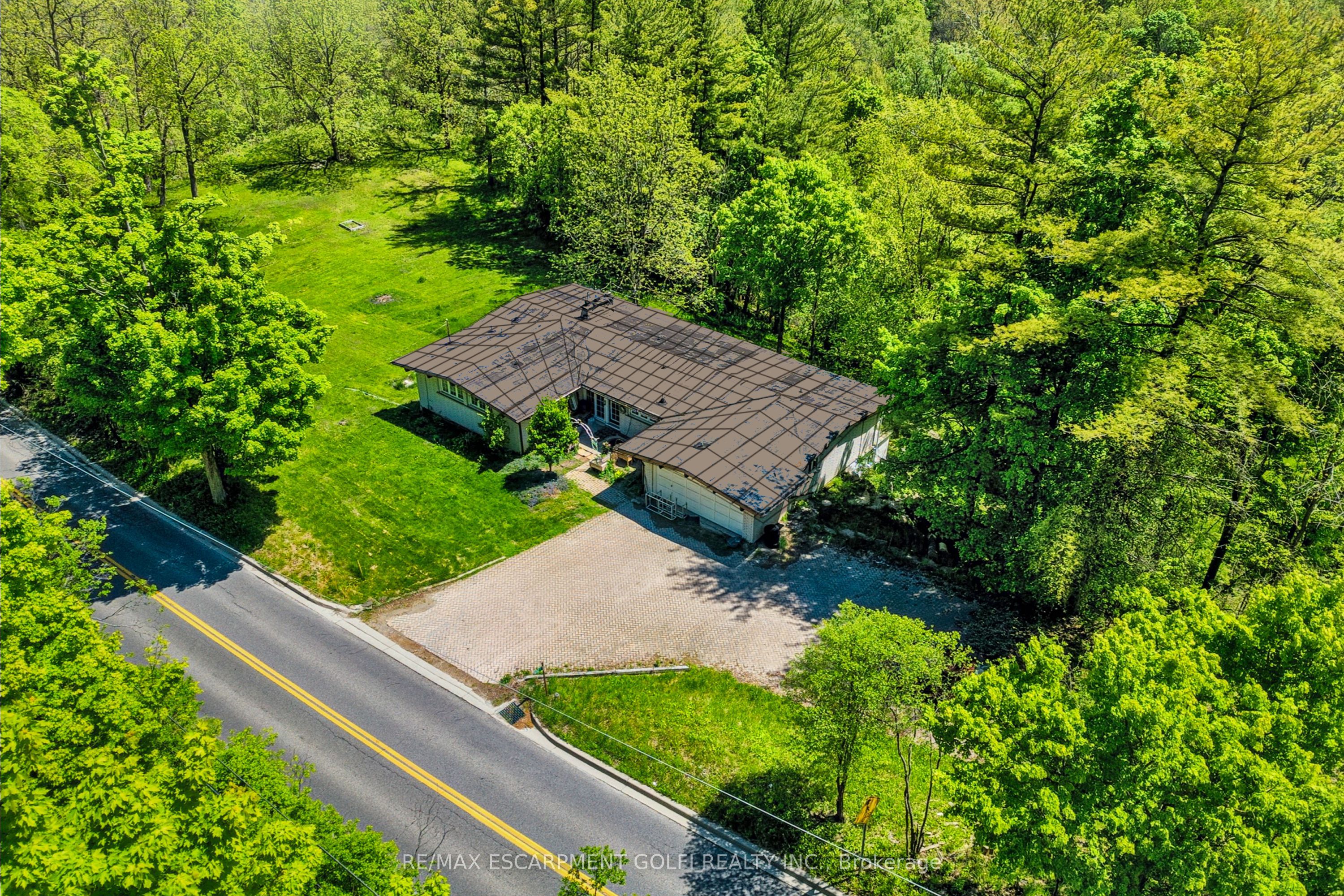 932 OLD DUNDAS Road