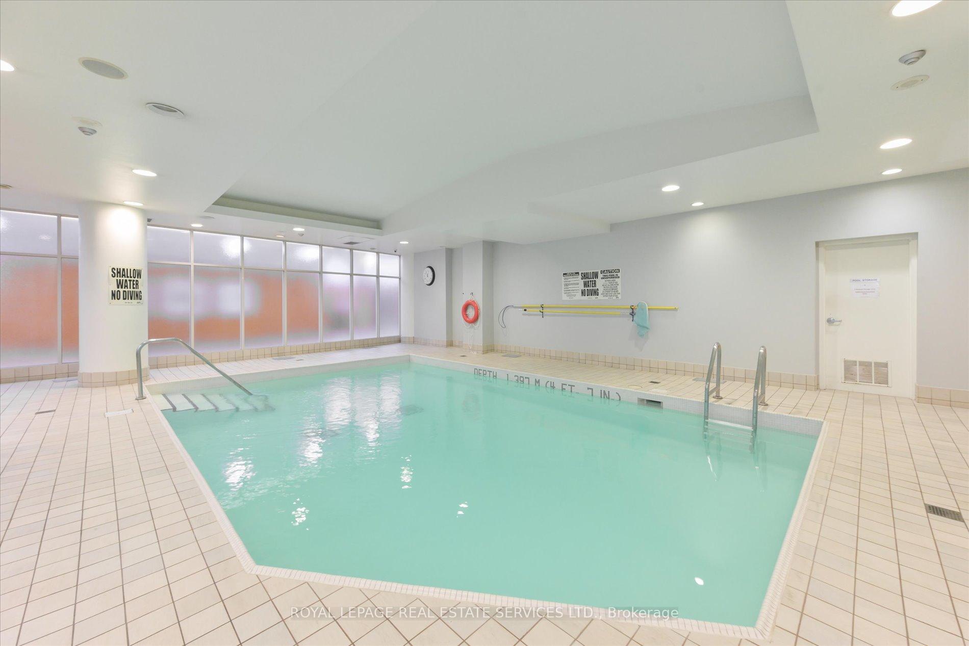 1 Bedroom Condo at 15 Windermere,  Toronto For sale