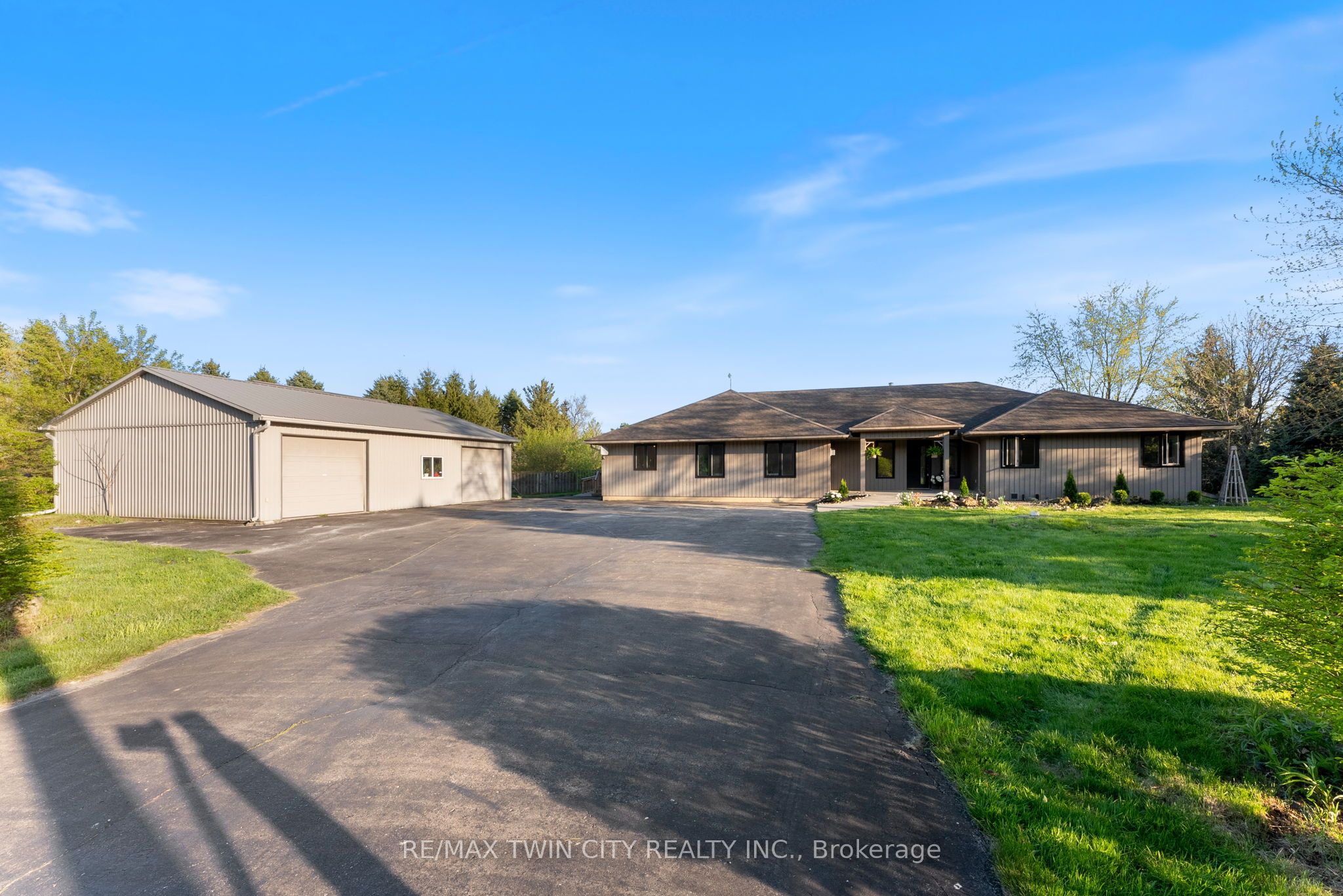 37 River Road