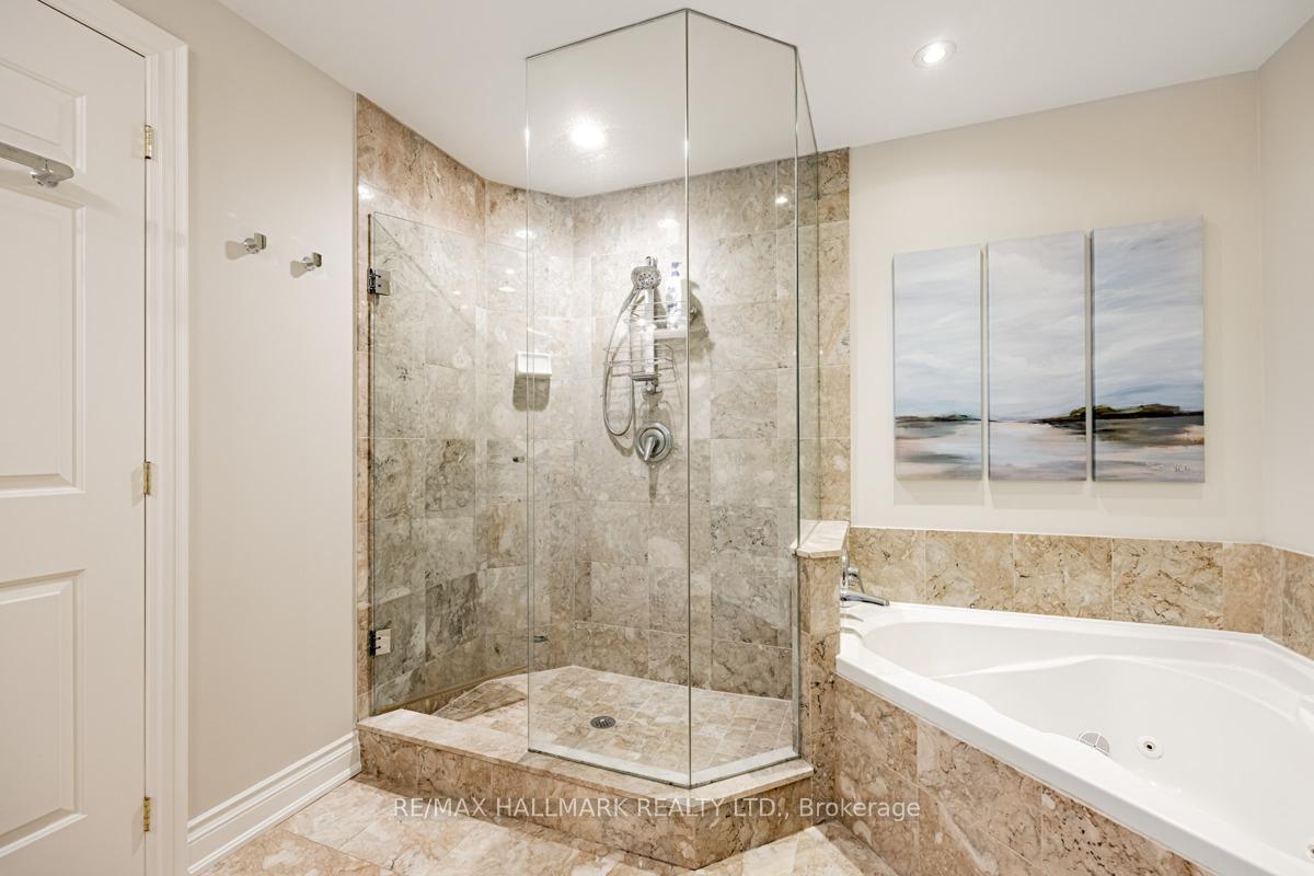 2 Bedrooms Condo at 8 Sultan, Toronto For sale