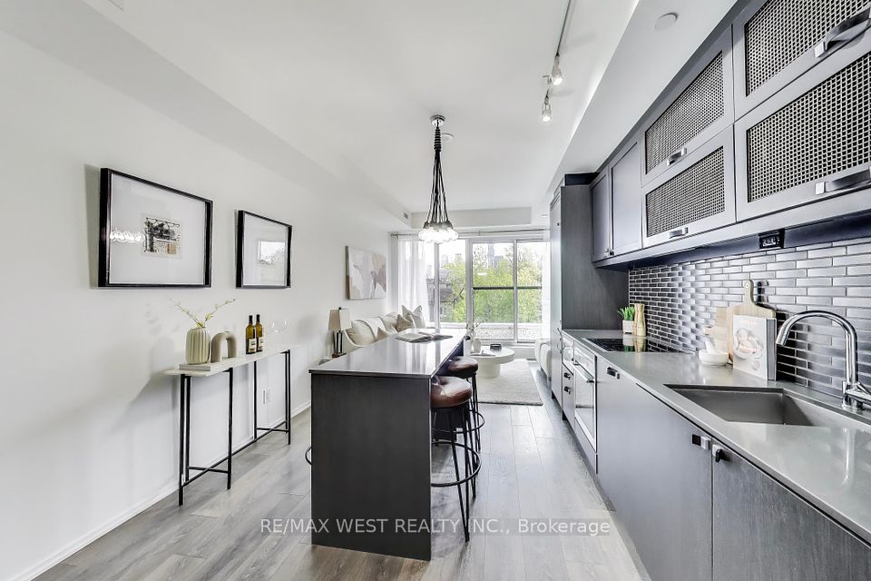 783 Bathurst