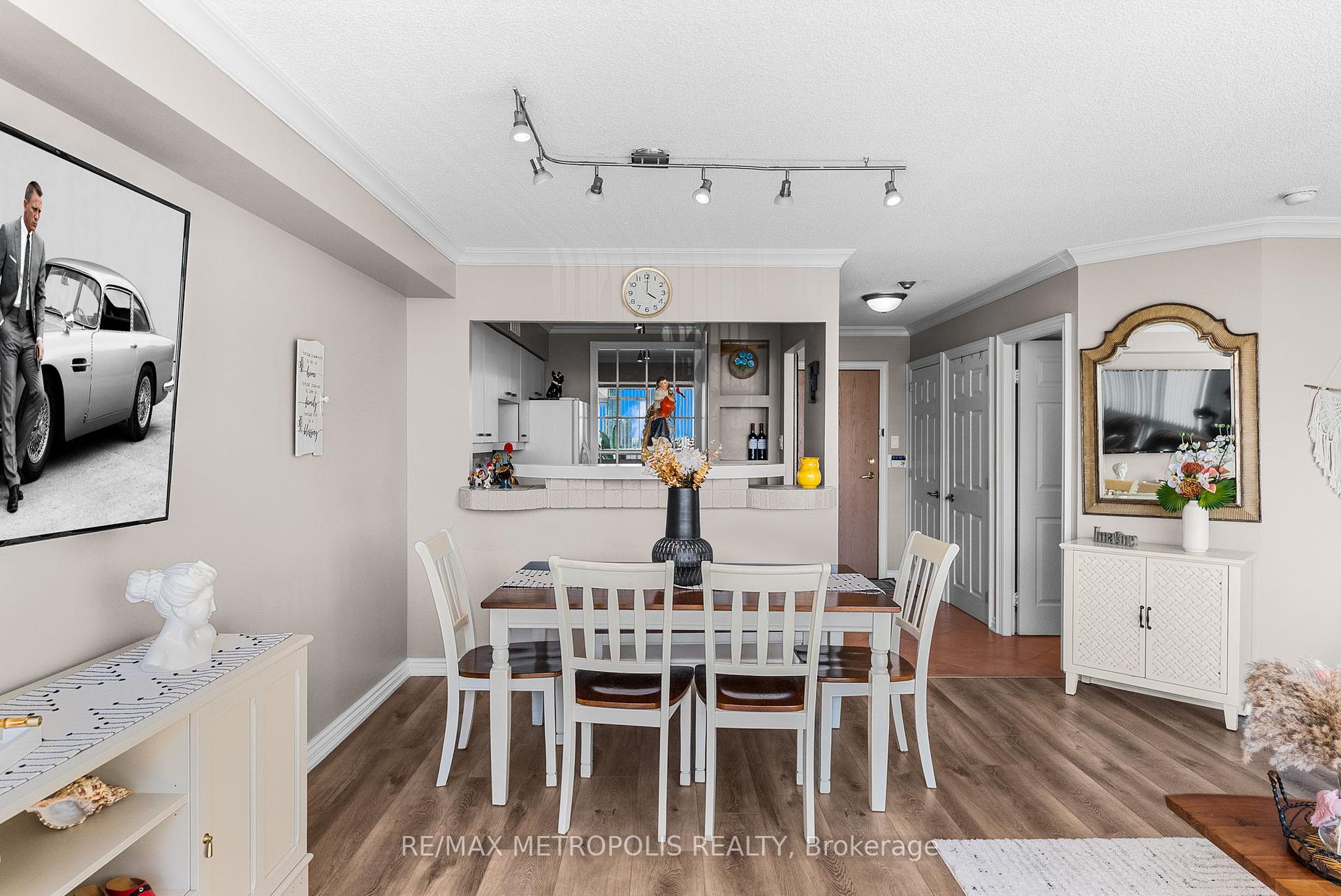 1 Bedroom Condo at 55 Elm, Mississauga For sale