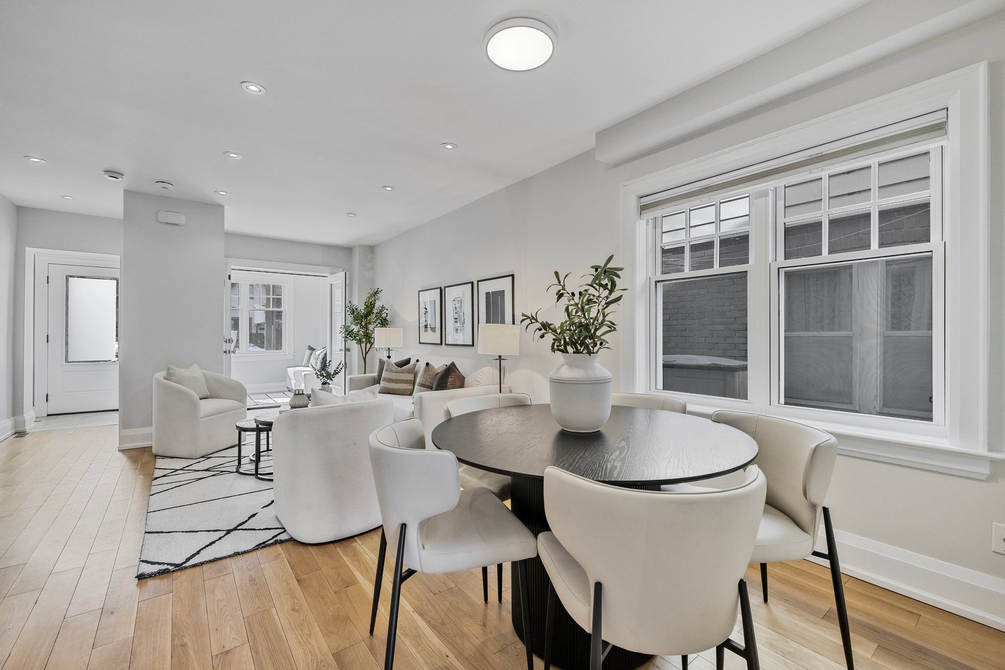 407 Kingswood Road
