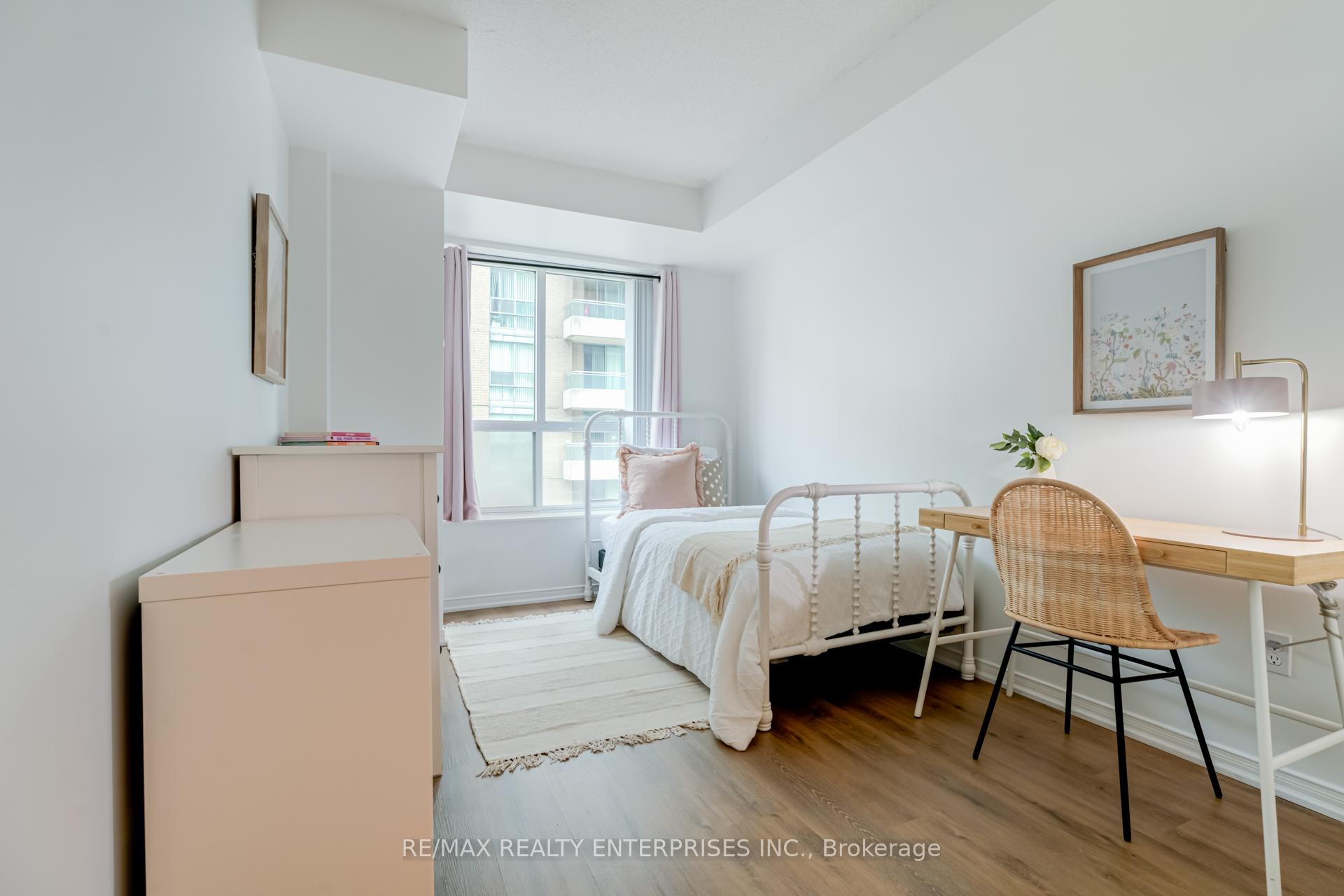 2 Bedrooms Condo at 29 Pemberton, Toronto For sale