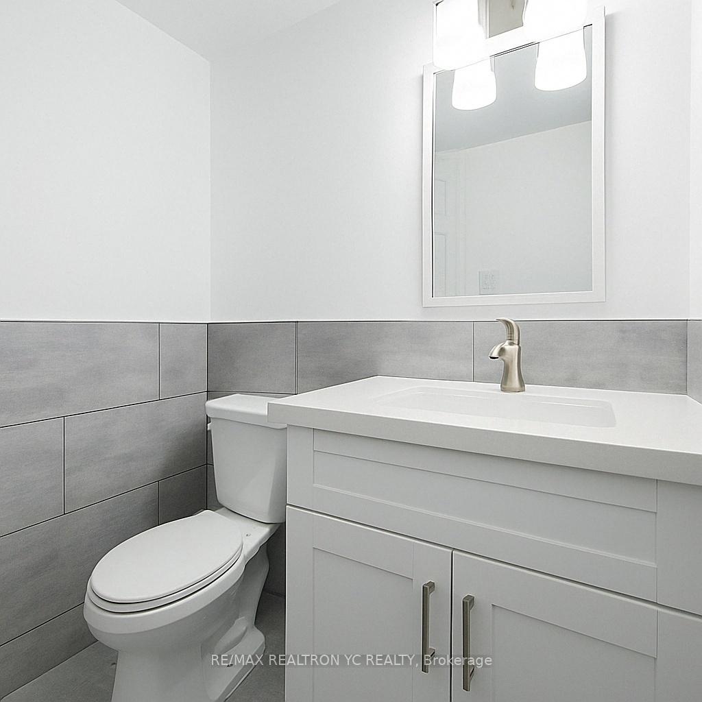2 Bedrooms Condo at 100 Wingarden,  Toronto For sale