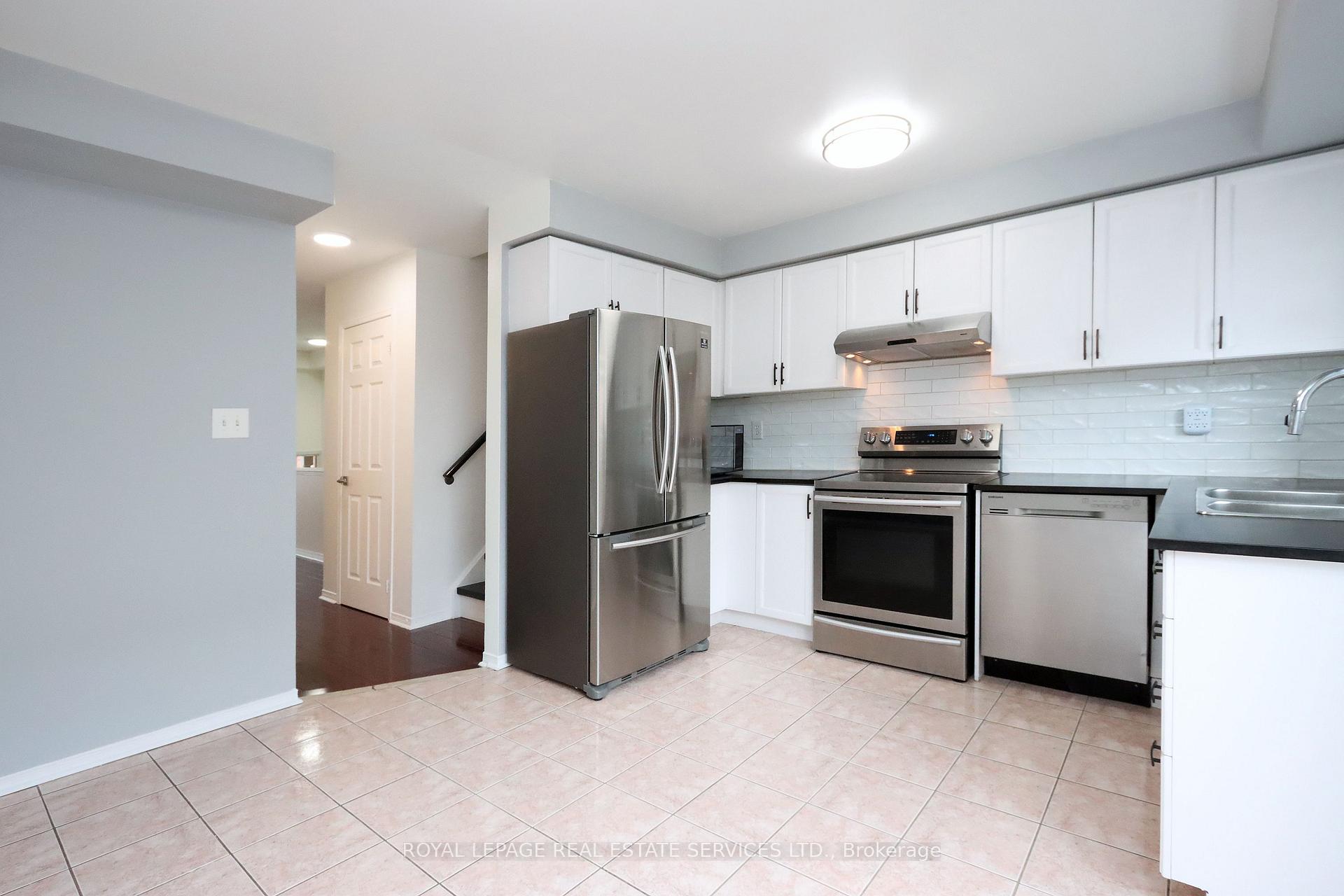 4 Bedrooms Condo at 1168 Arena, Mississauga For sale
