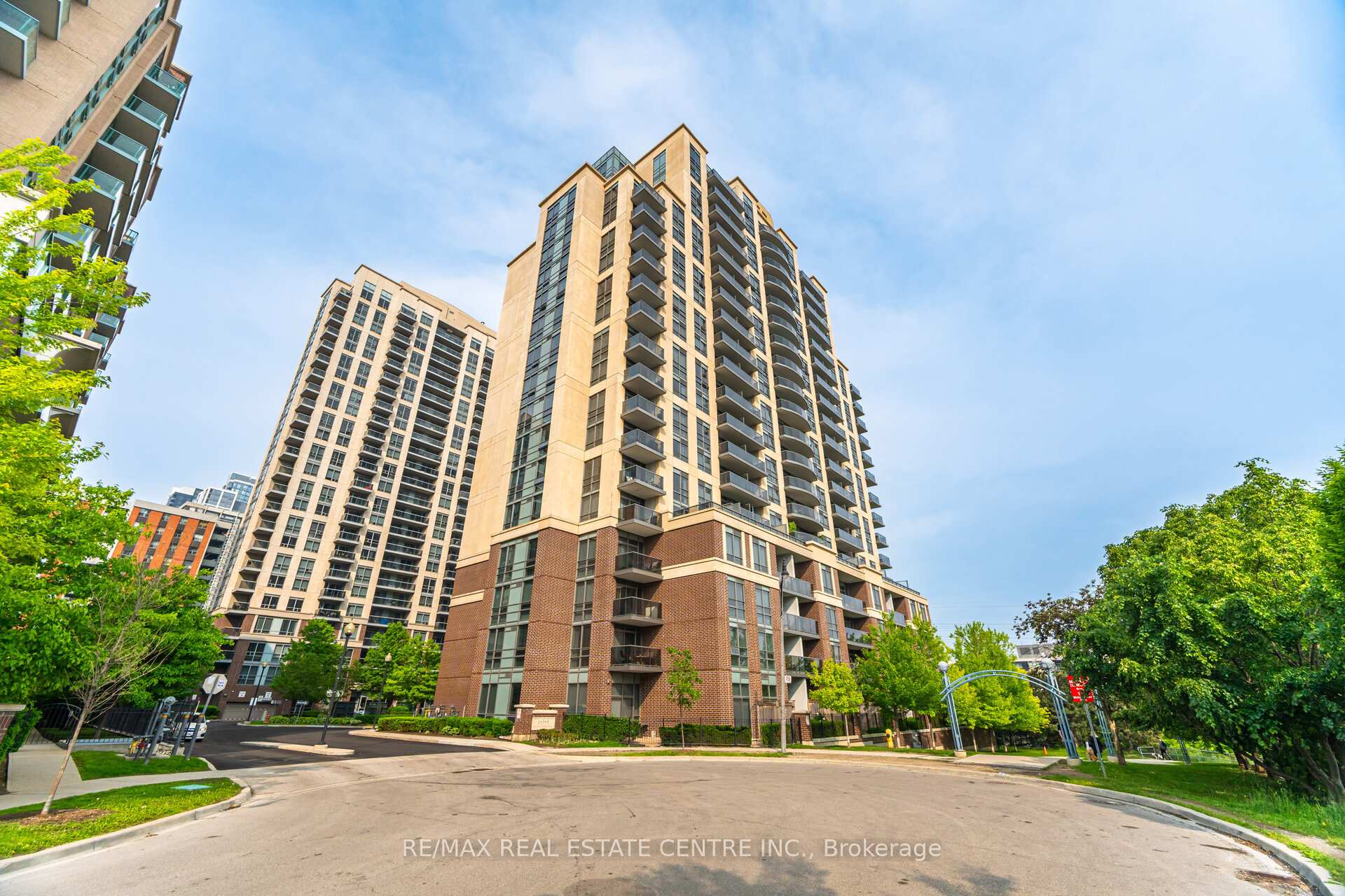 1 Bedroom Condo at 1 Michael Power, Toronto For sale