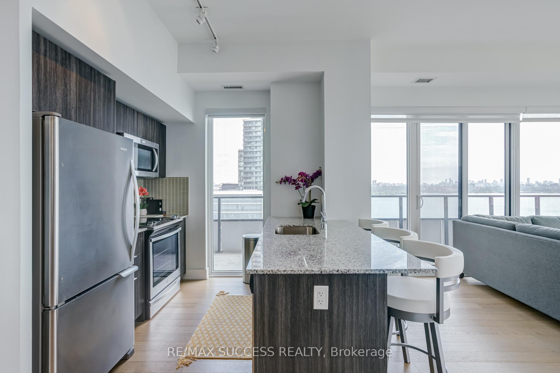 3 Bedrooms Condo at 20 Shore breeze, Toronto For sale