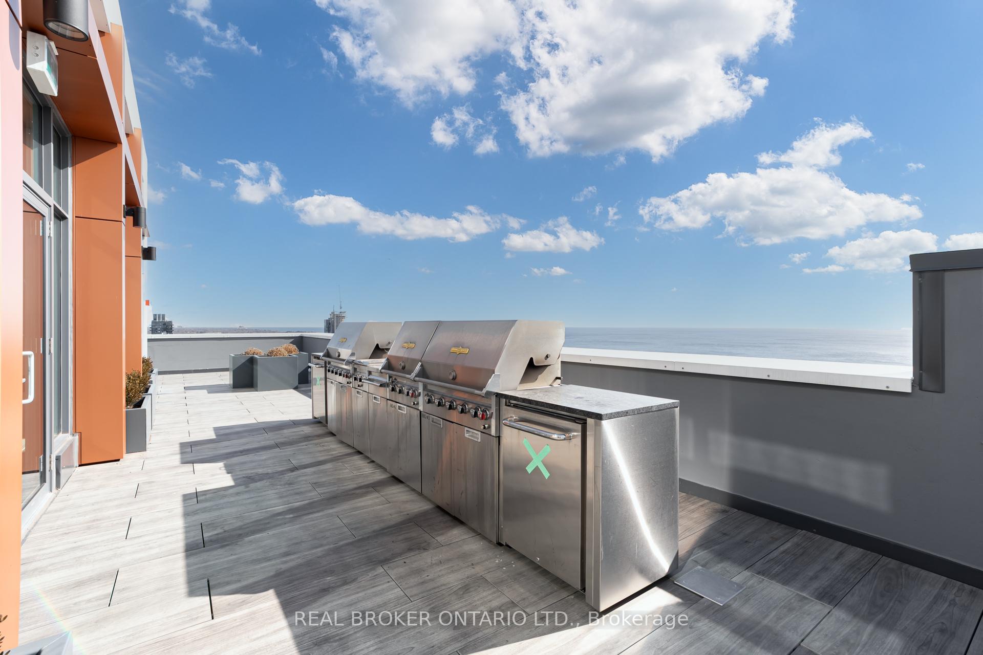 2 Bedrooms Condo at 500 Brock,  Burlington For sale