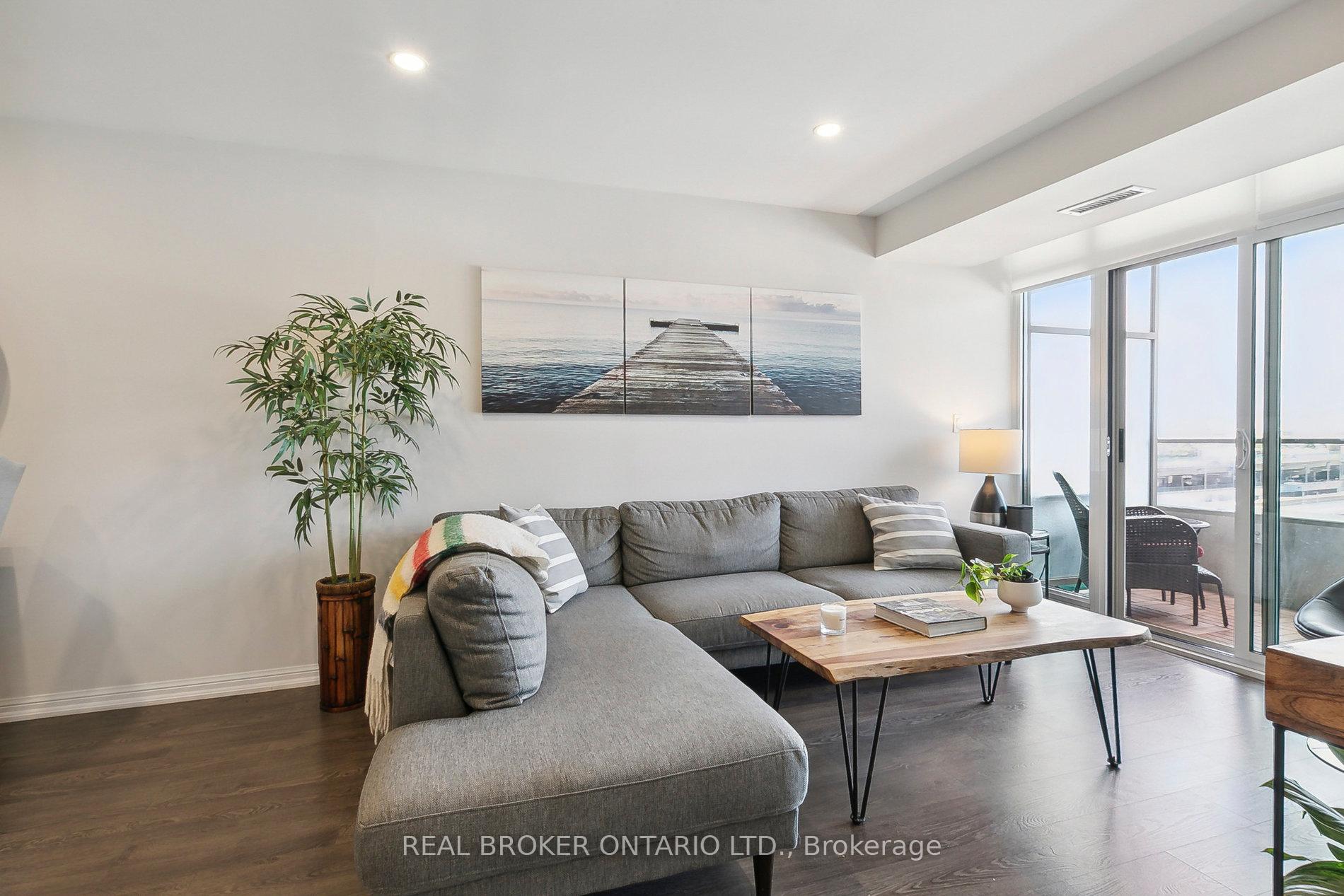 3 Bedrooms Condo at 85 East Liberty,  Toronto For sale