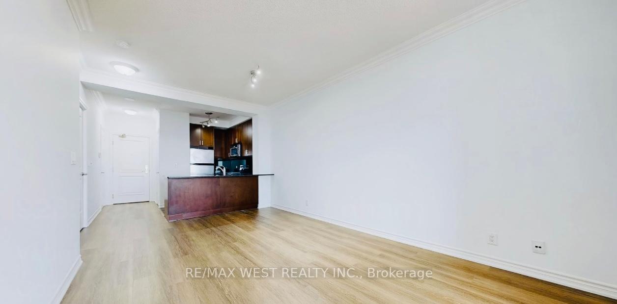 2 Bedrooms Condo at 9235 Jane, Vaughan For sale