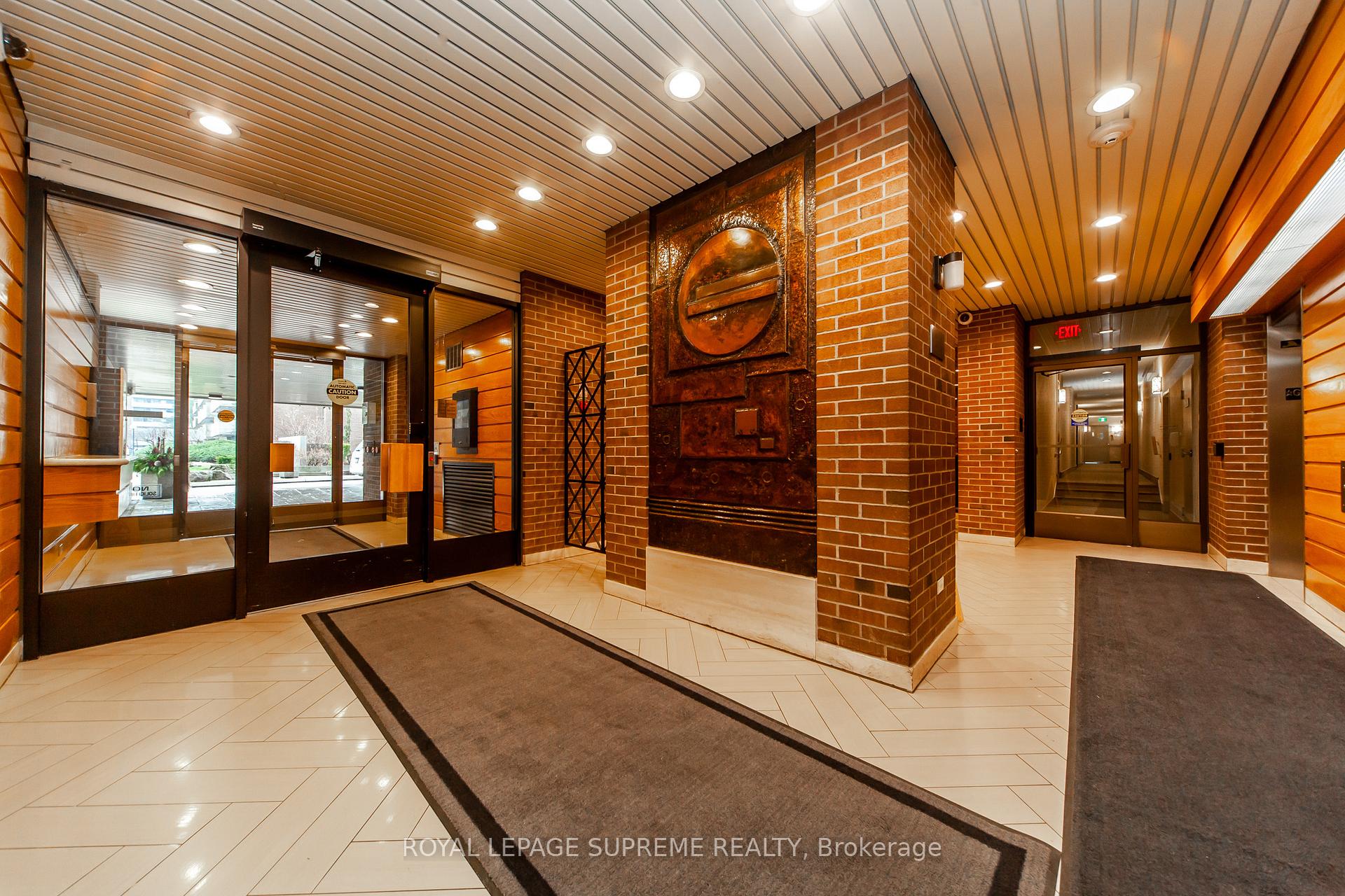 2 Bedrooms Condo at 270 Scarlett, Toronto For sale