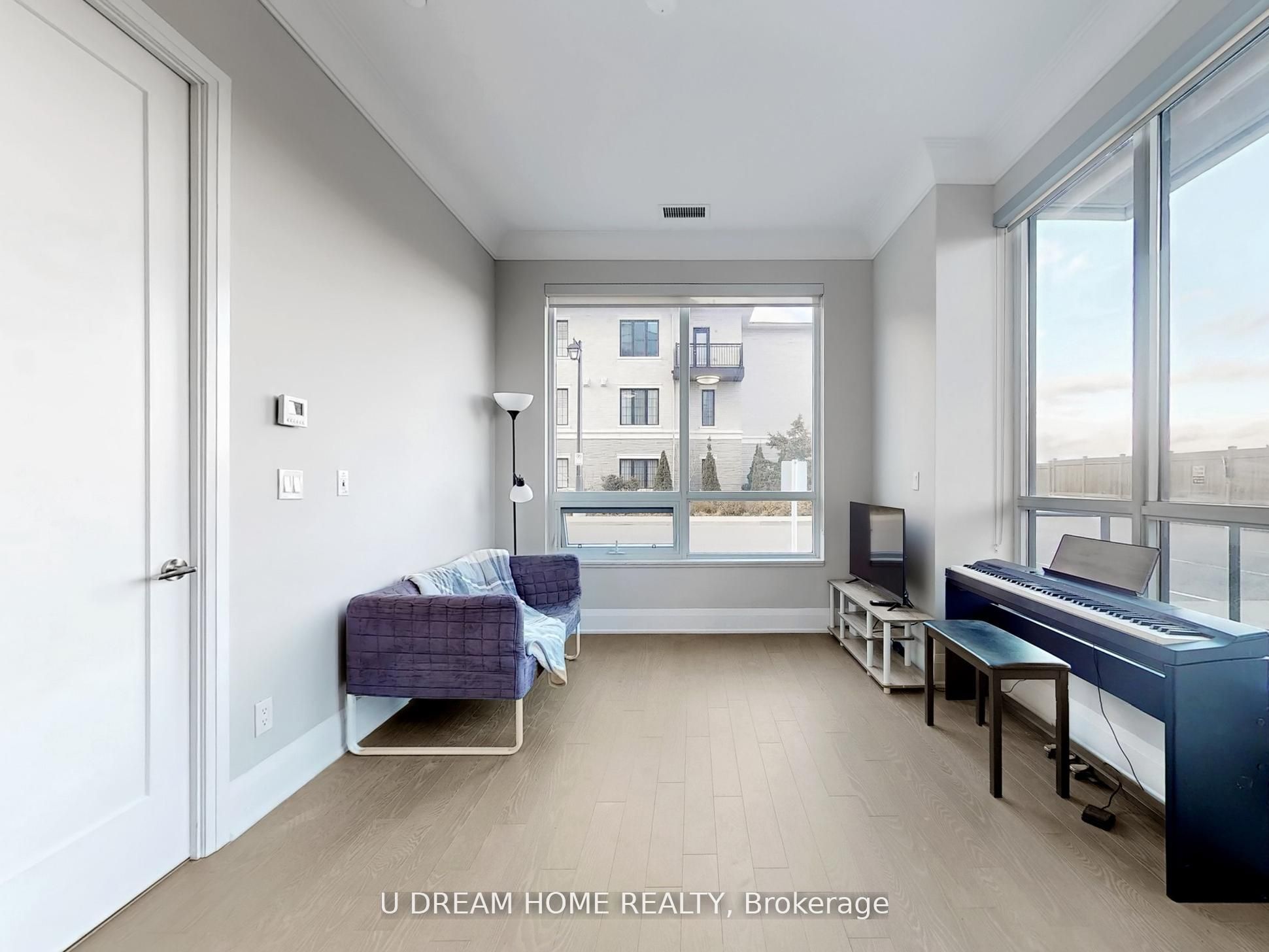 398 highway7 E, #102