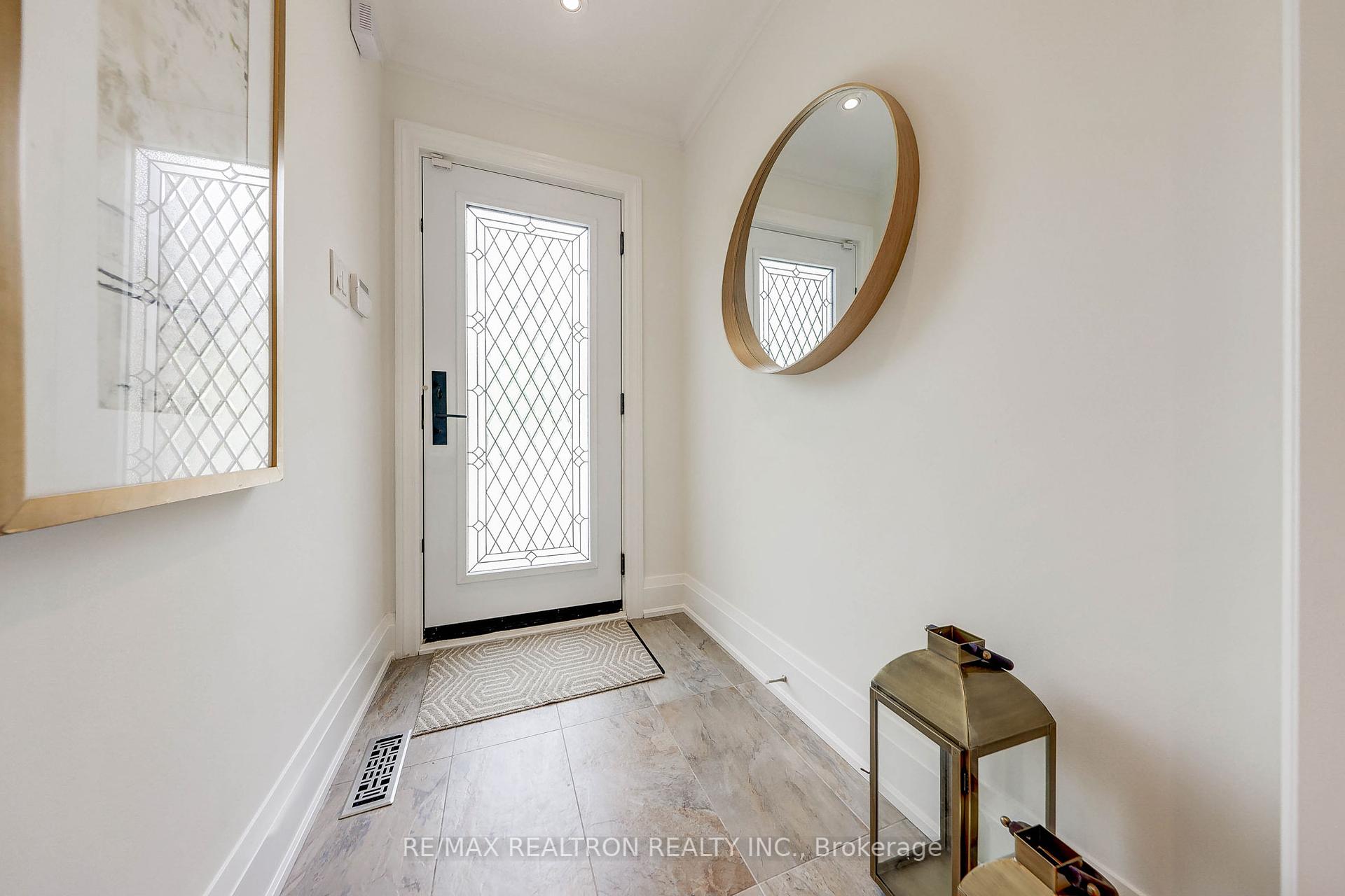 5 Bedrooms Condo at 14 Anvil Millway, Toronto For sale