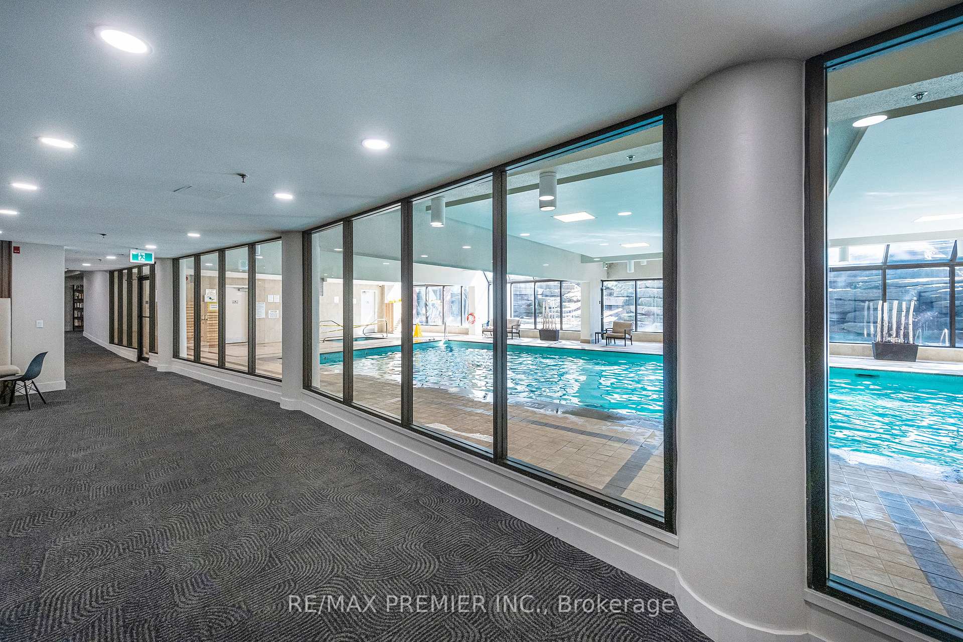 2 Bedrooms Condo at 20 Southport,  Toronto For sale