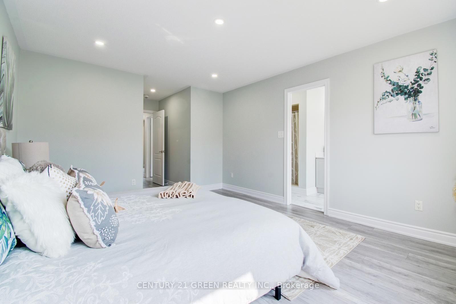 65 Yardley Crescent
