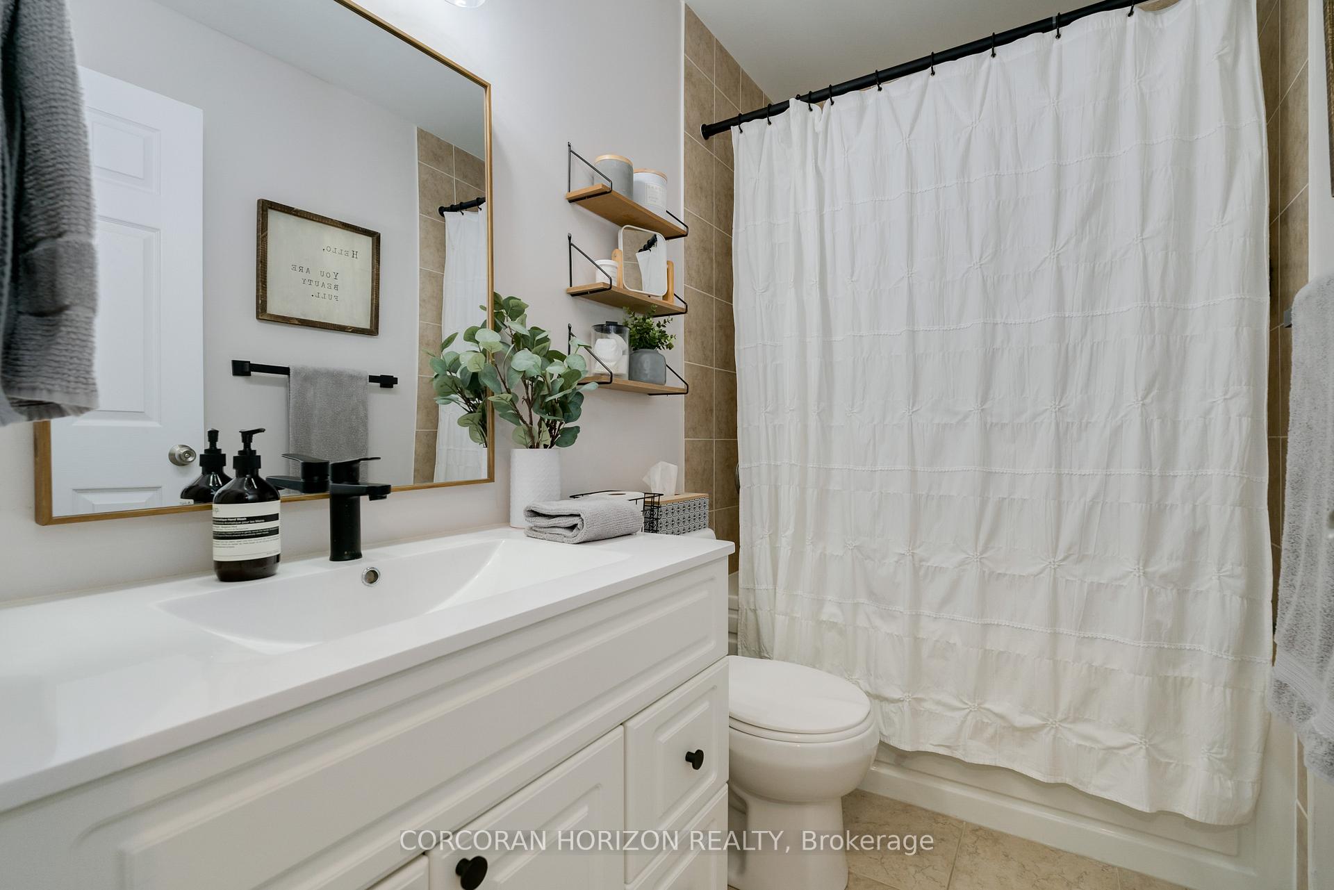 3 Bedrooms Condo at 11 Eaton Park, Toronto For sale