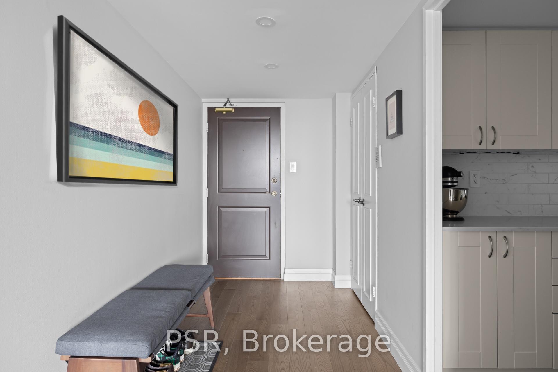 2 Bedrooms Condo at 30 Wellington, Toronto For sale